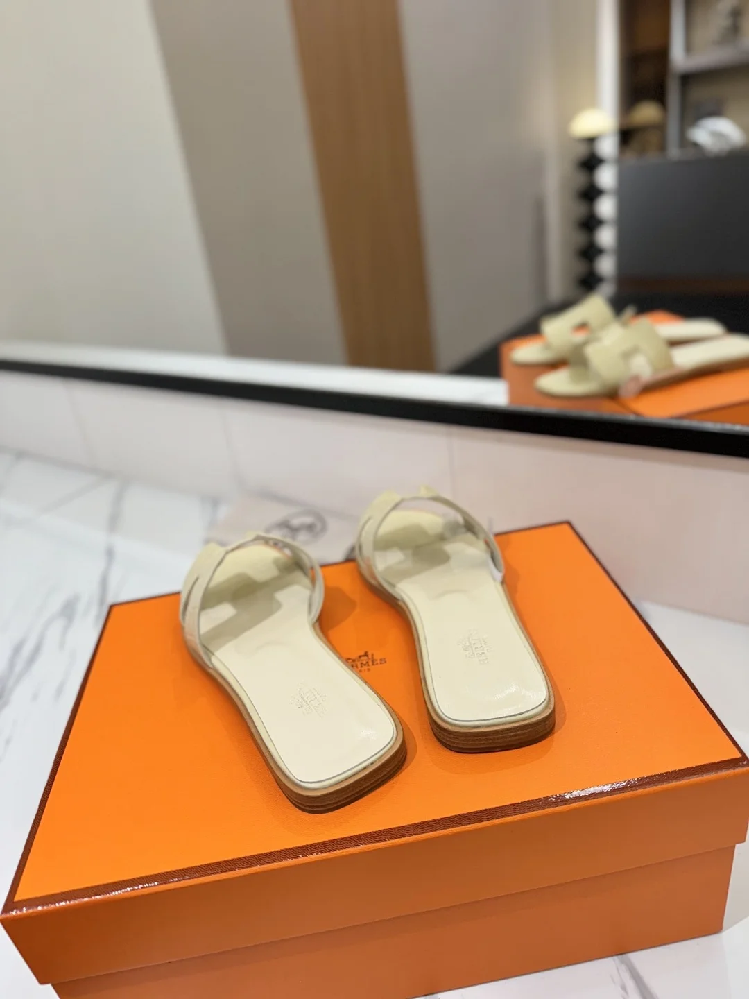 HERMES Slides Pebbled Leather Cream-Orange EU35-40 B00202609111865 - Image 8