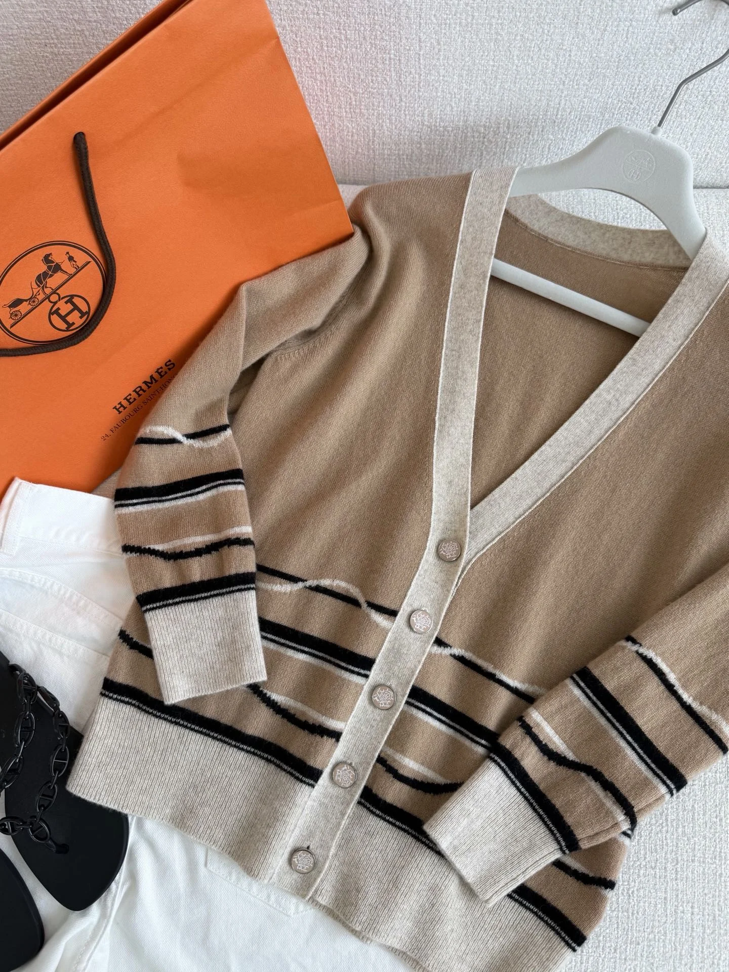 HERMES Sweaters Beige-Black S-L C40202609061057