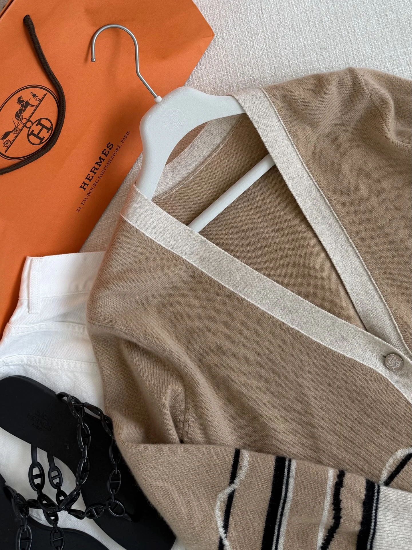 HERMES Sweaters Beige-Black S-L C40202609061057 - Image 2