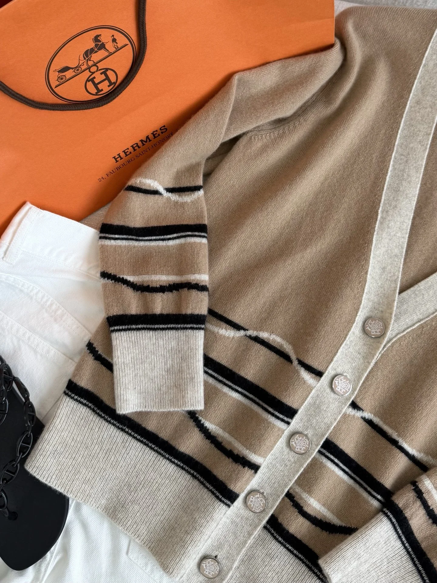 HERMES Sweaters Beige-Black S-L C40202609061057 - Image 3