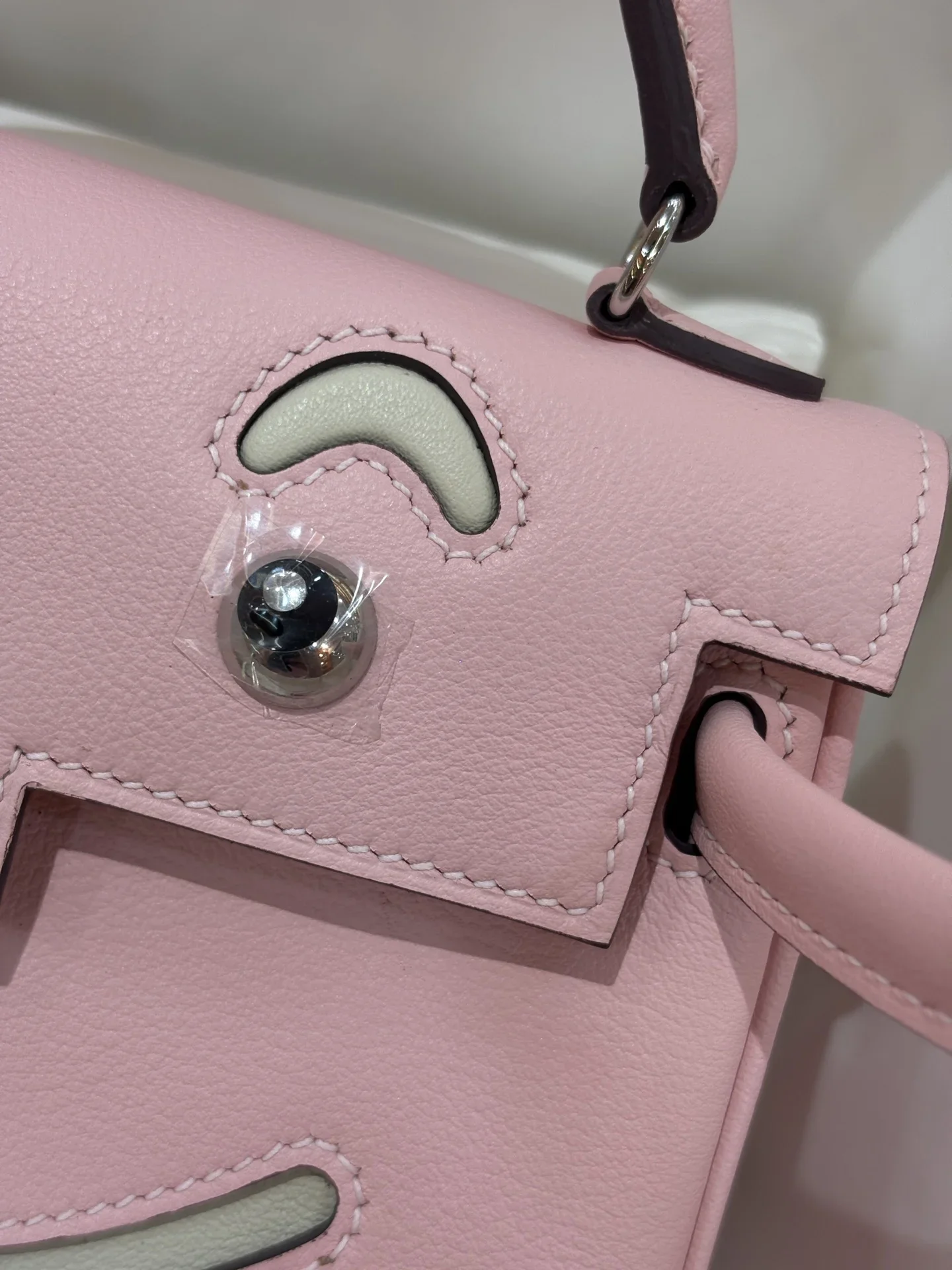HERMES Top Handle Bags Pink-Cream 16CM A350202609090304 - Image 3