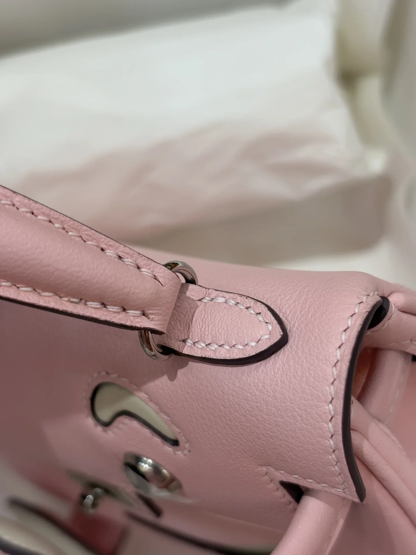 HERMES Top Handle Bags Pink-Cream 16CM A350202609090304 - Image 6
