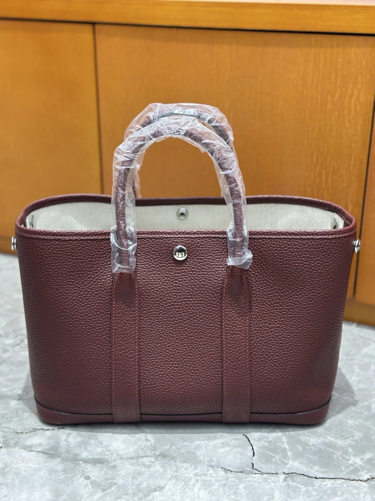 HERMES Totes Bags Leather Burgundy 30CM I50202609090275 - Image 4