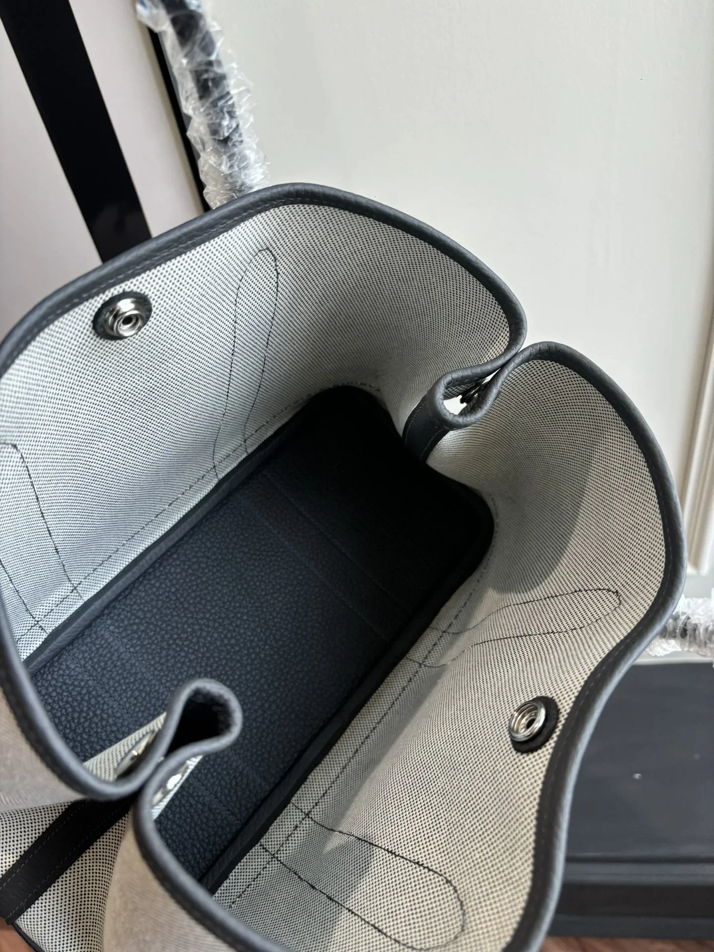 HERMES Totes Bags White-Black 23X30CM A000202609090289 - Image 8