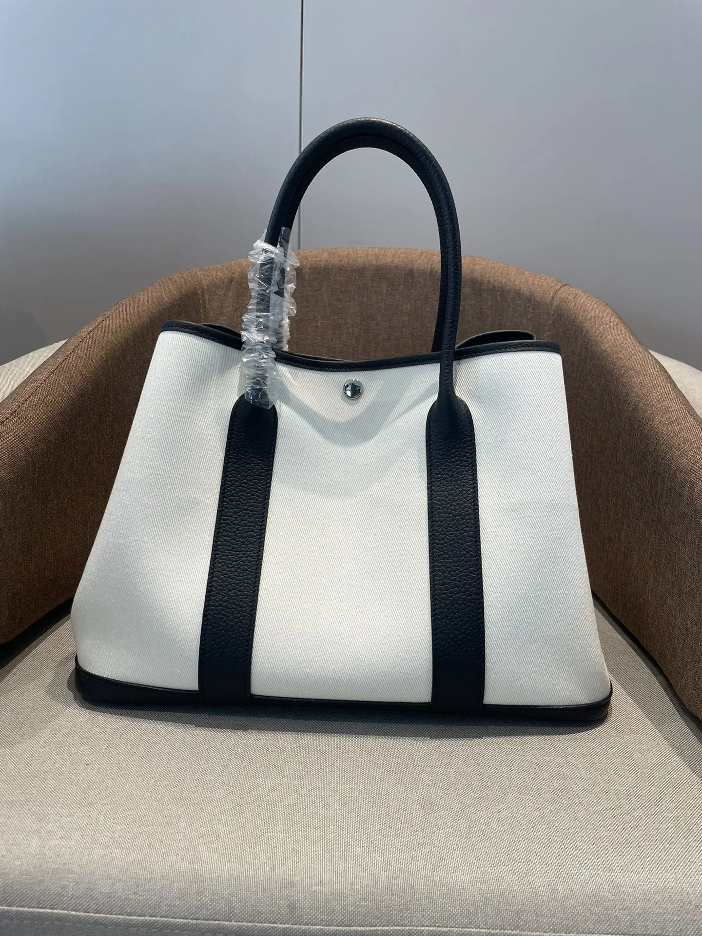 HERMES Totes Bags White-Black A000202609090291 - Image 3