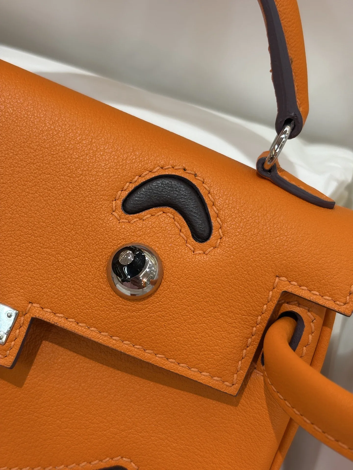 HERMES Trend Bags Orange-Brown 16CM A350202609090251 - Image 3