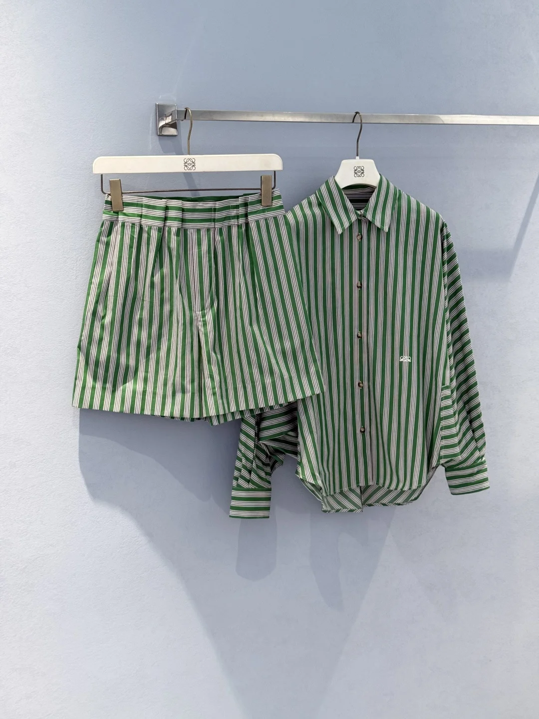 LOEWE Shorts Cotton Green-White S-M-L B60202609062274