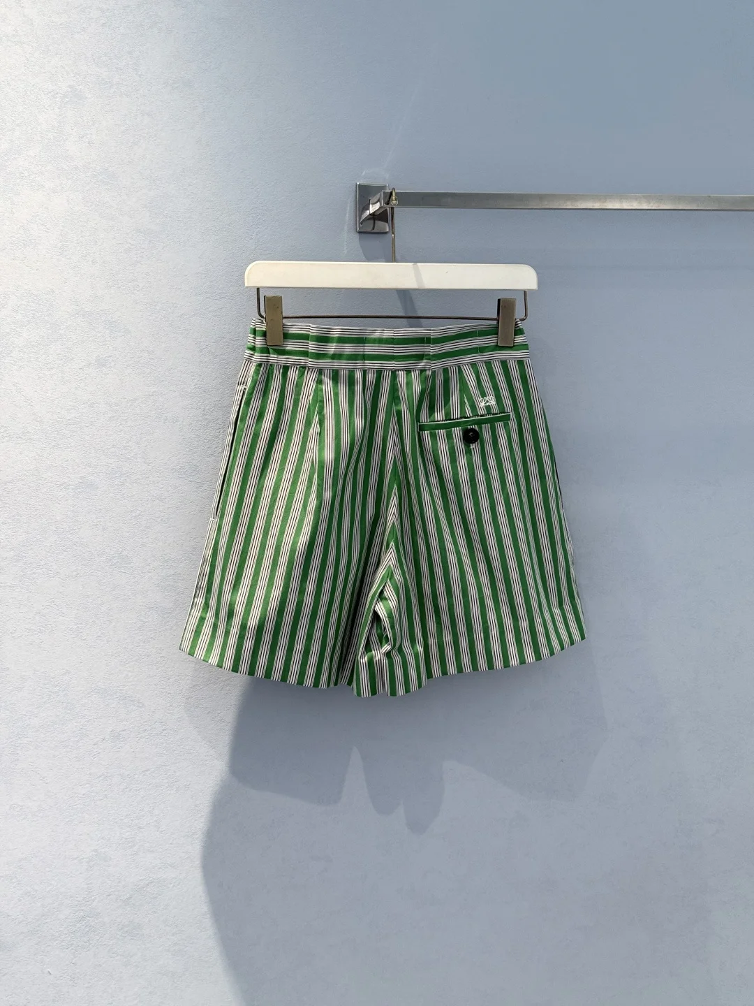 LOEWE Shorts Cotton Green-White S-M-L B60202609062274 - Image 2