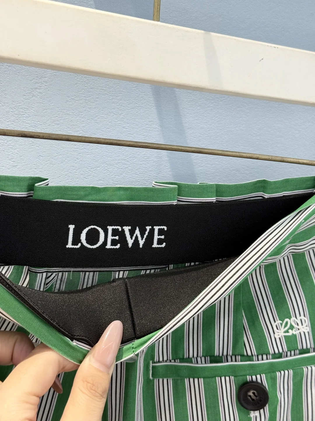 LOEWE Shorts Cotton Green-White S-M-L B60202609062274 - Image 8