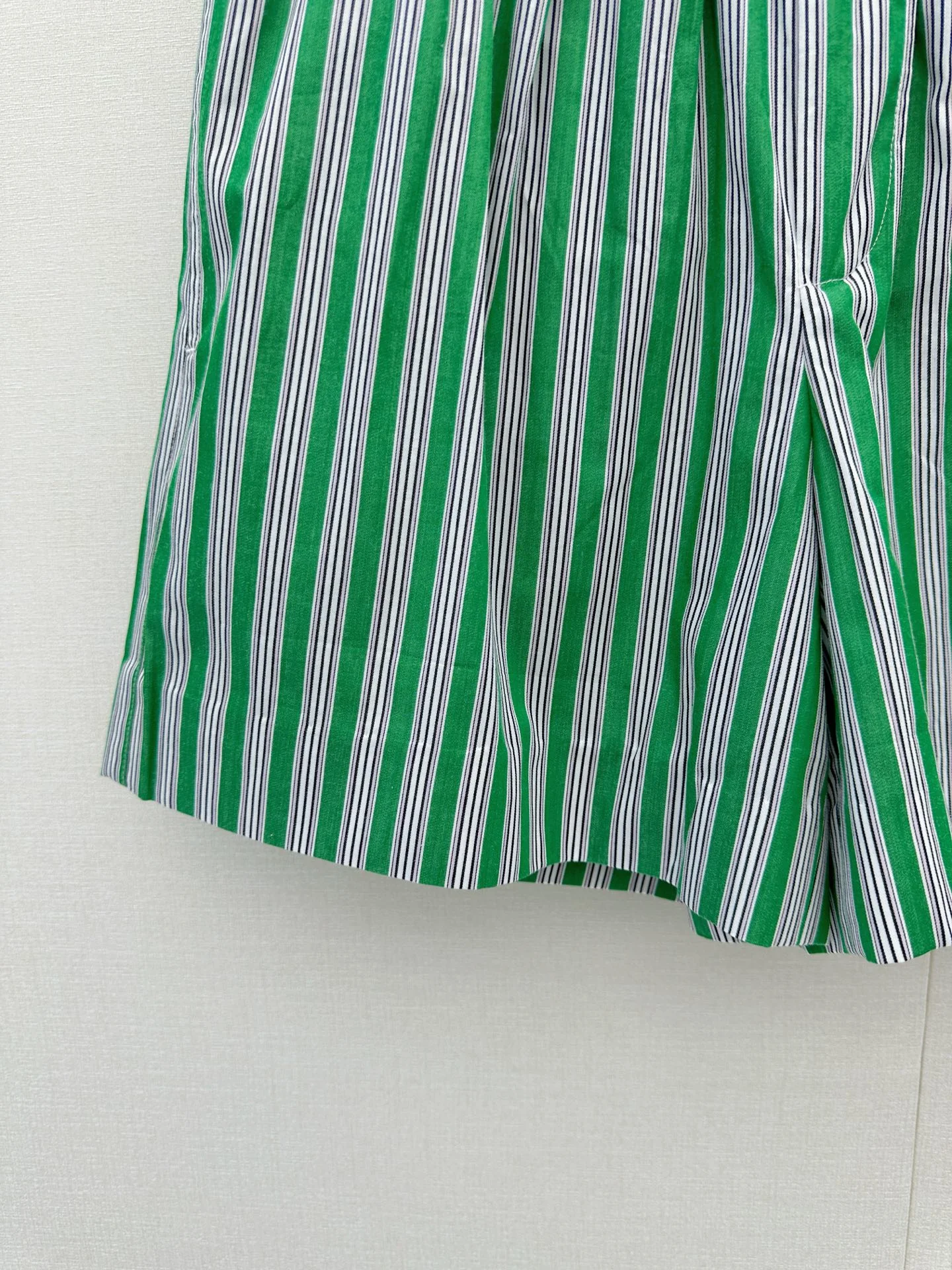 LOEWE Shorts Green-White S-L B55202609062842 - Image 3