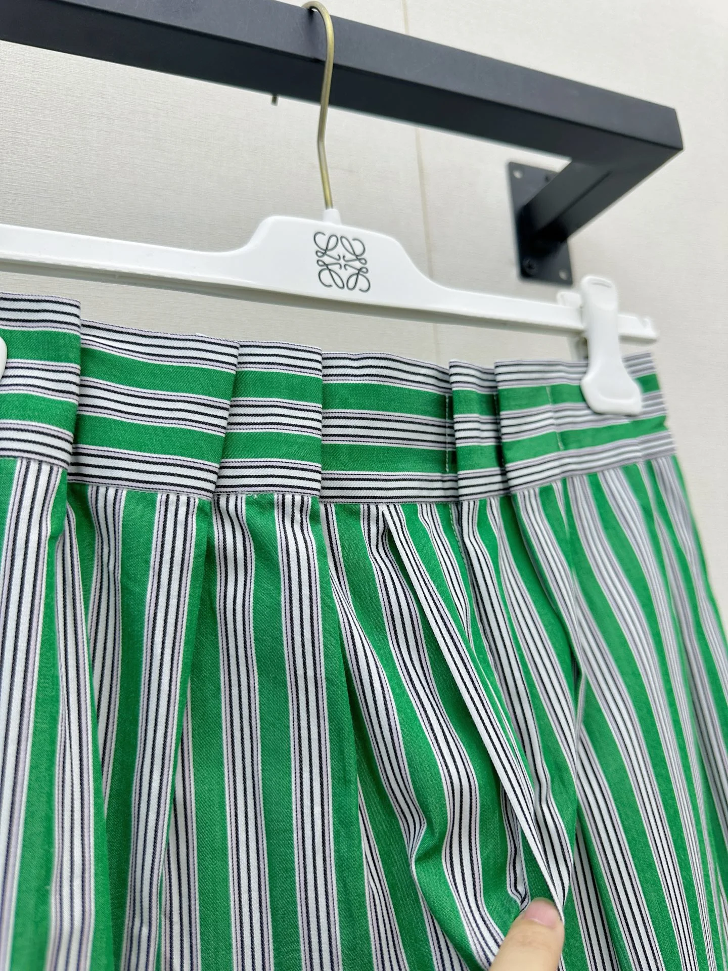 LOEWE Shorts Green-White S-L B55202609062842 - Image 6