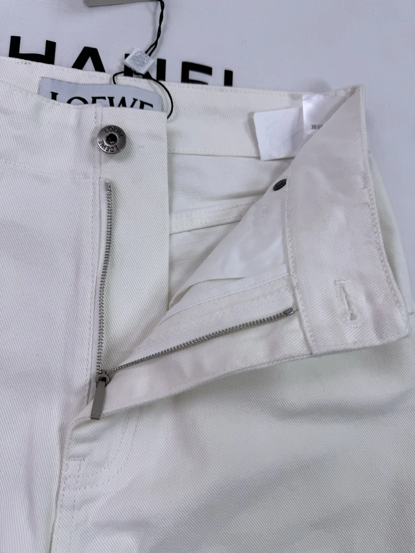 LOEWE Trousers White S-L C05202609063138 - Image 9