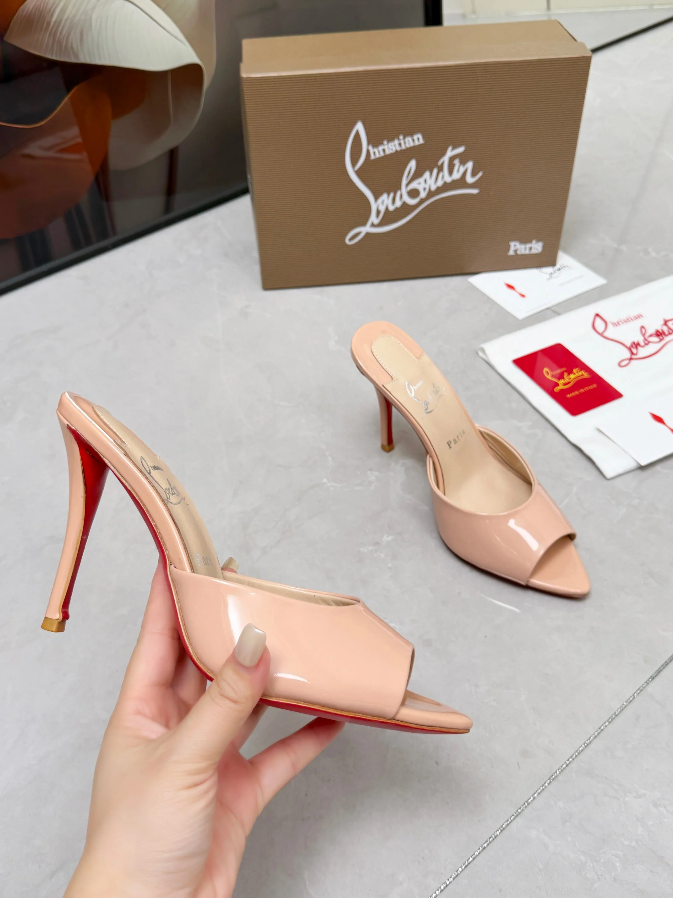 LOUBOUTIN Mules Patent Leather Nude-Red EU35-39 B60202609110678 - Image 3