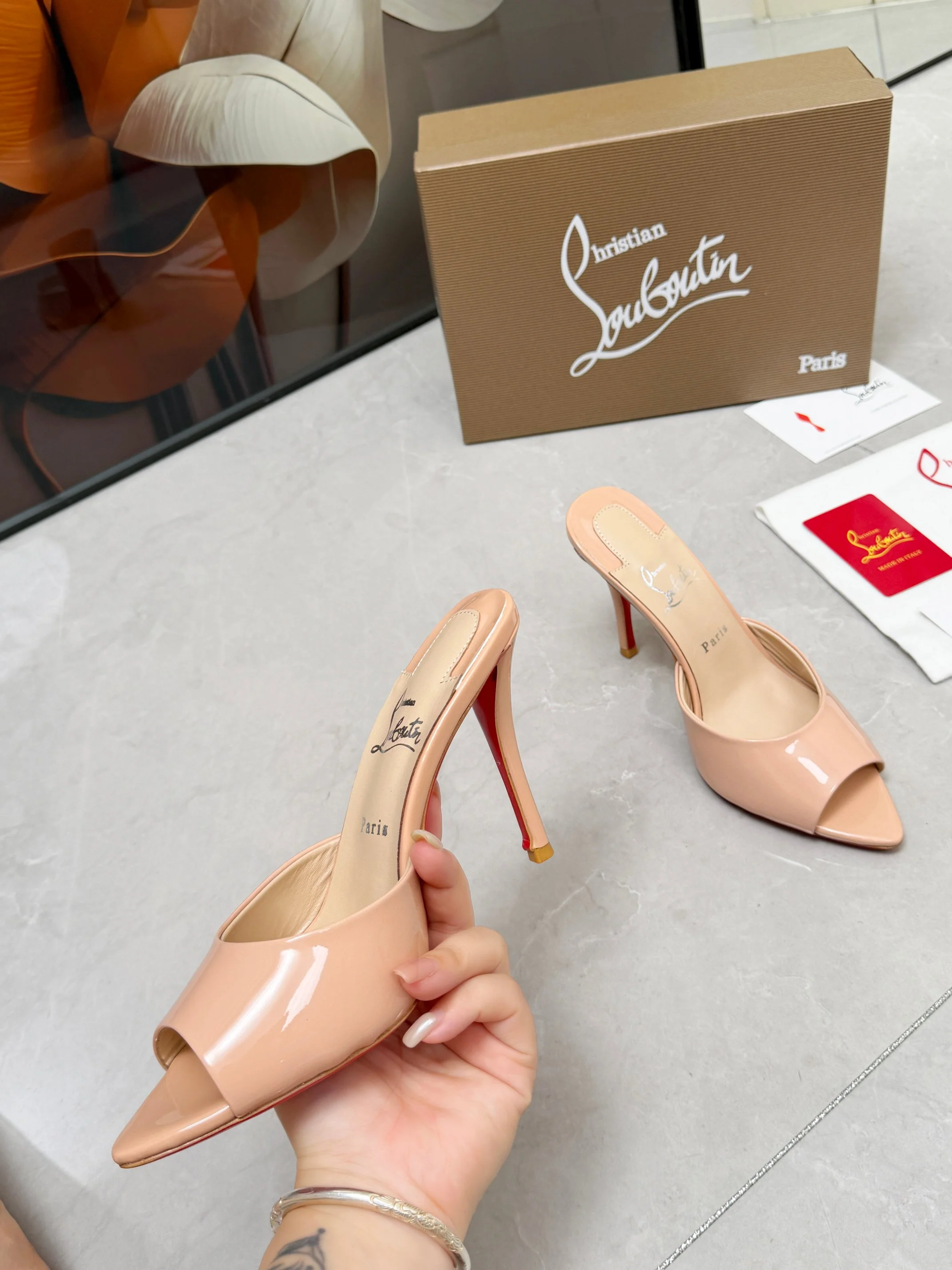 LOUBOUTIN Mules Patent Leather Nude-Red EU35-39 B60202609110678 - Image 4