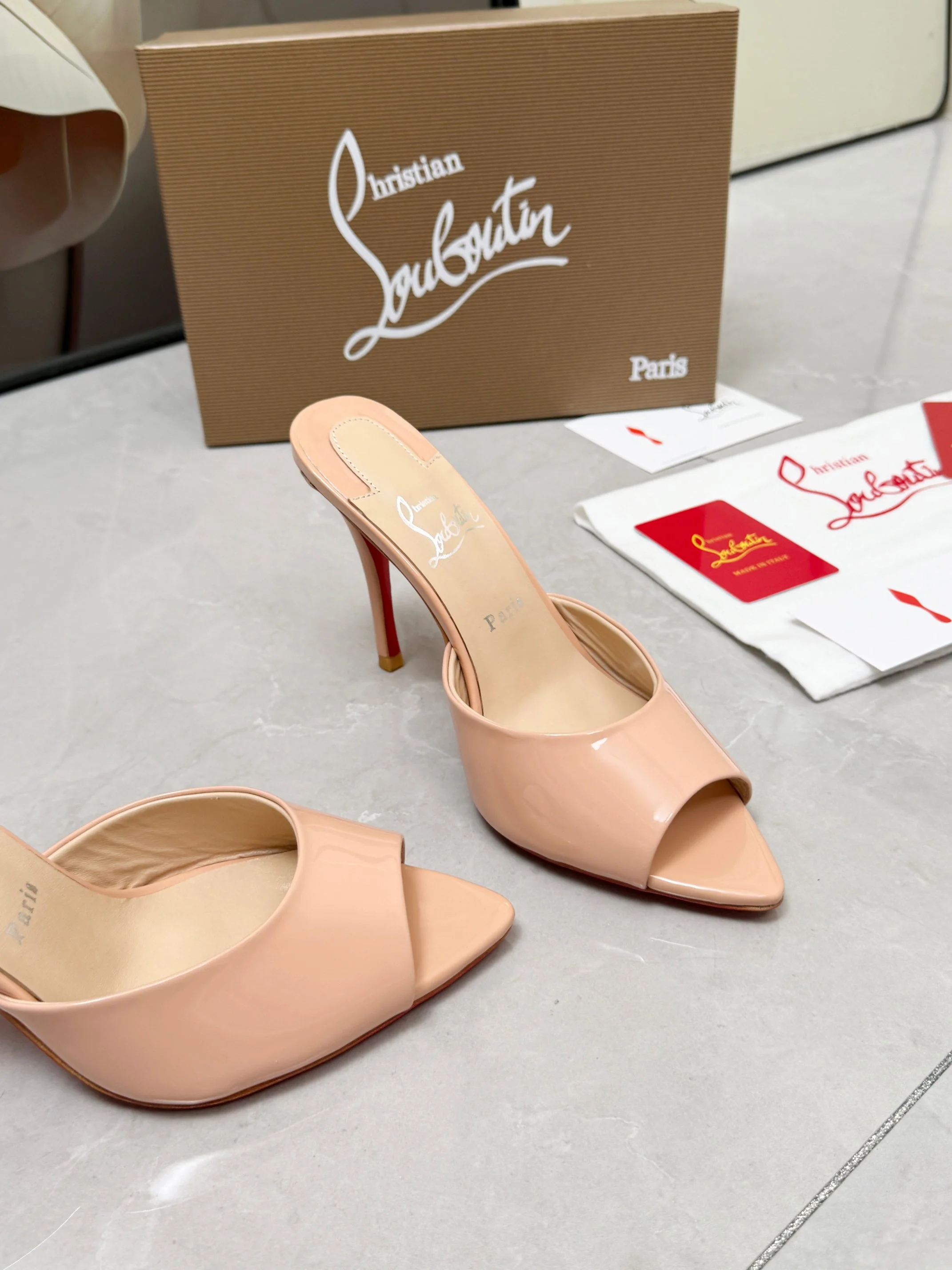 LOUBOUTIN Mules Patent Leather Nude-Red EU35-39 B60202609110678 - Image 6
