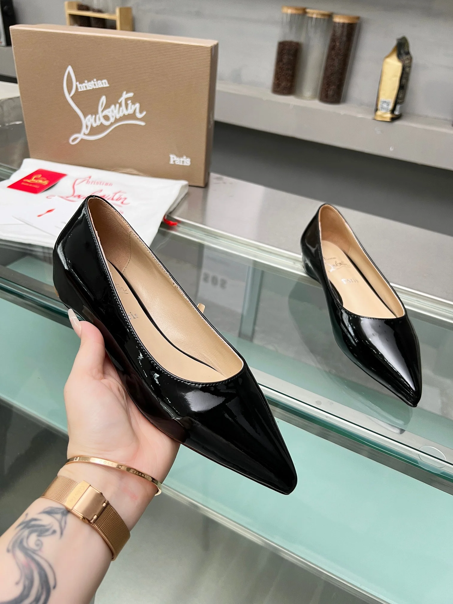 LOUBOUTIN Pumps Patent Leather Black EU35-39 B60202609110032