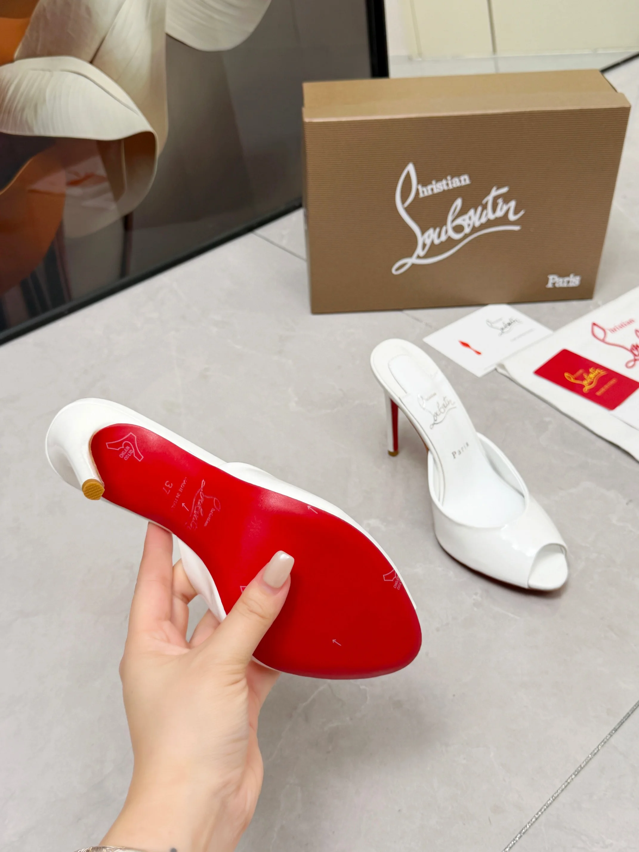 LOUBOUTIN Pumps White-Red B60202609110673 - Image 5