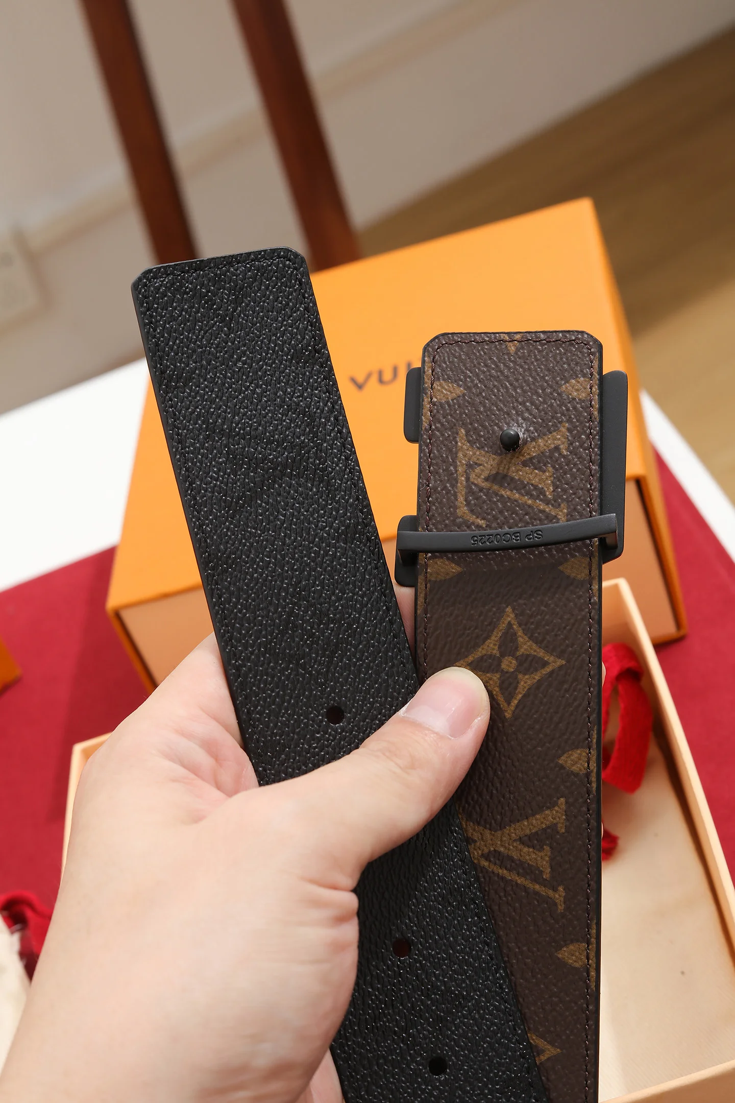 LV Belts Black-Brown A70202609070313 - Image 3