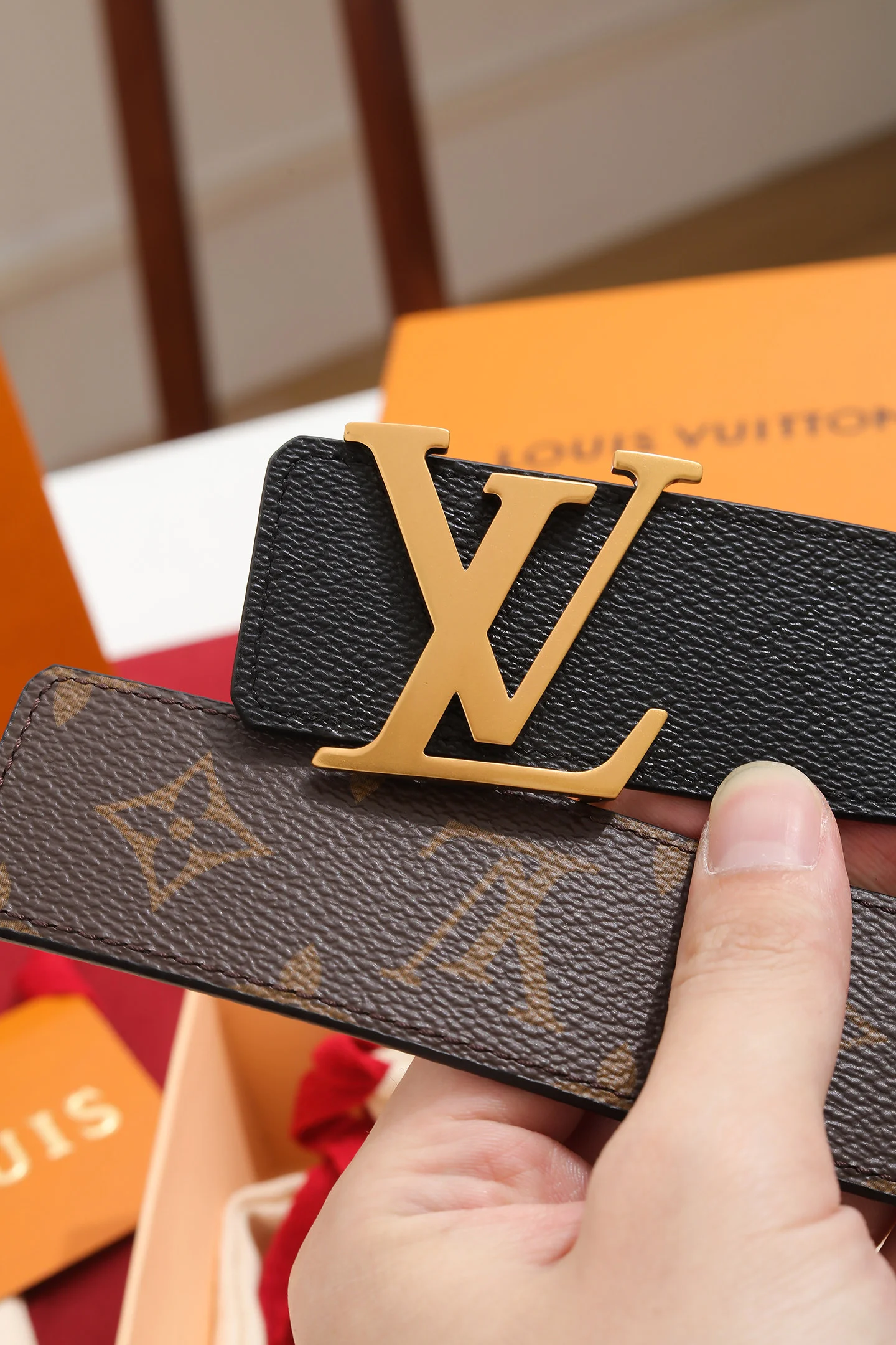LV Belts Black-Gold A70202609070309 - Image 3