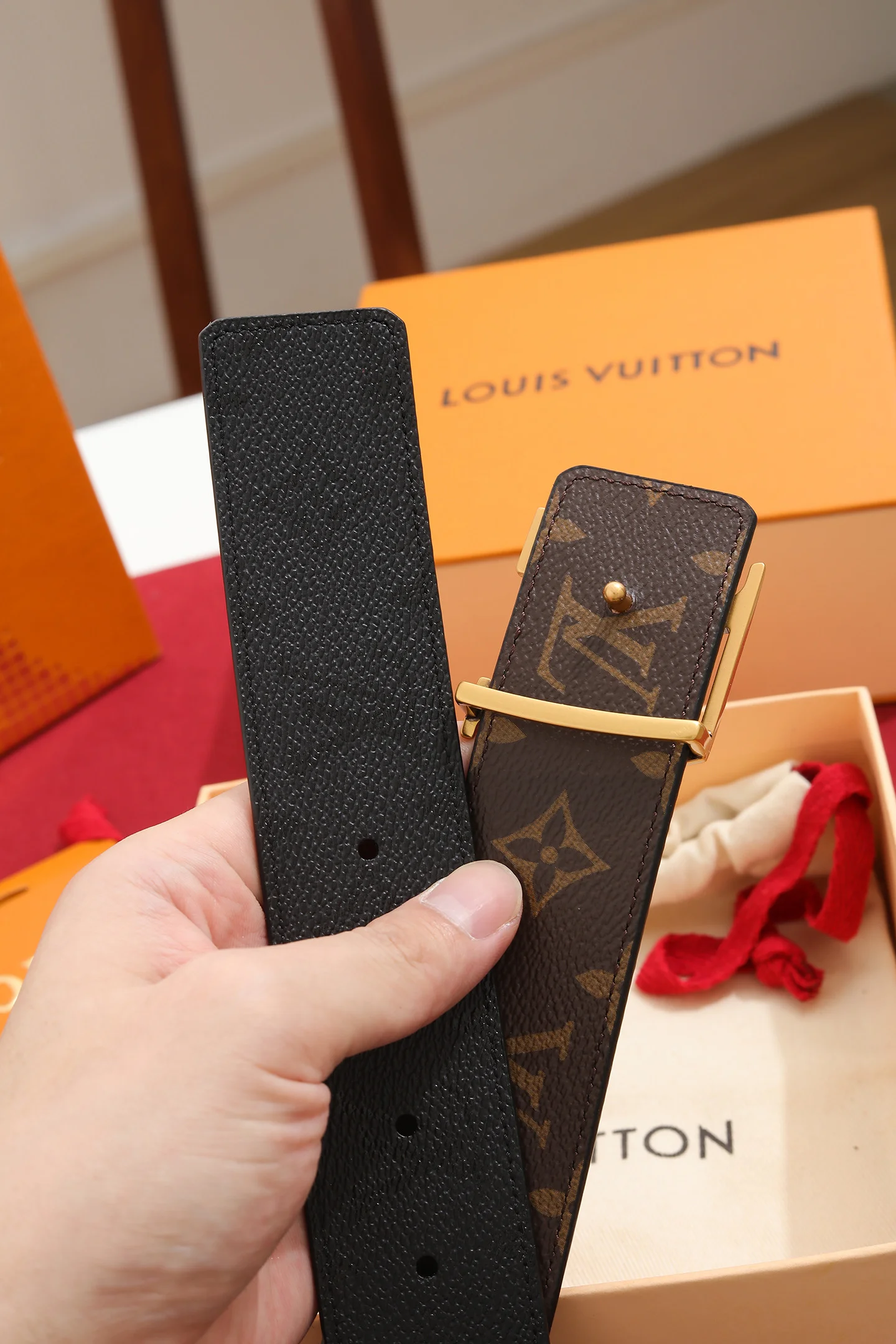 LV Belts Black-Gold A70202609070309 - Image 4