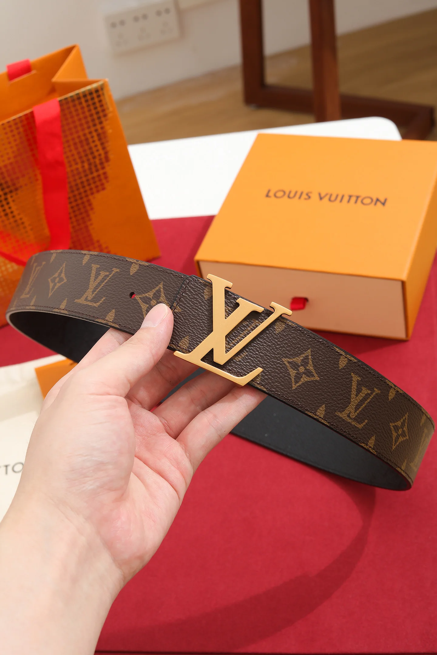 LV Belts Black-Gold A70202609070309 - Image 6