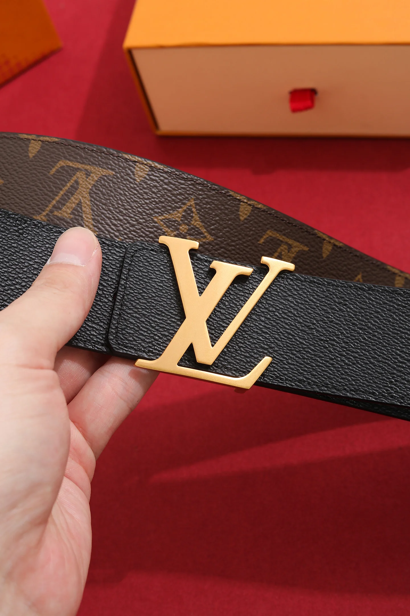 LV Belts Black-Gold A70202609070309 - Image 7