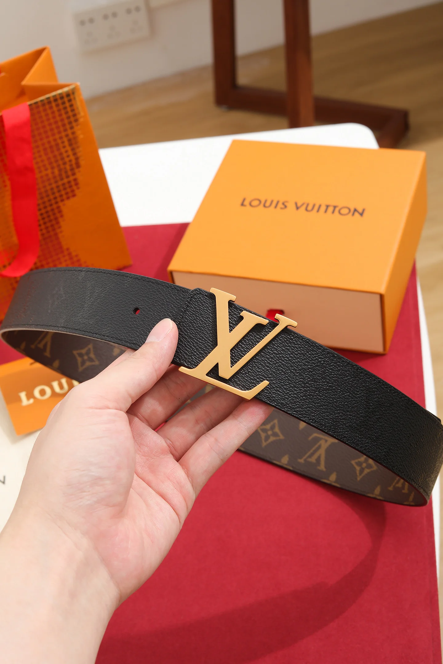 LV Belts Black-Gold A70202609070309 - Image 8