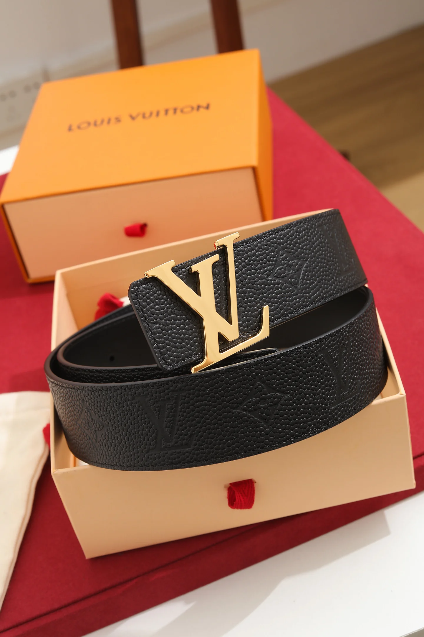 LV Belts Black-Gold B20202609070062 - Image 2