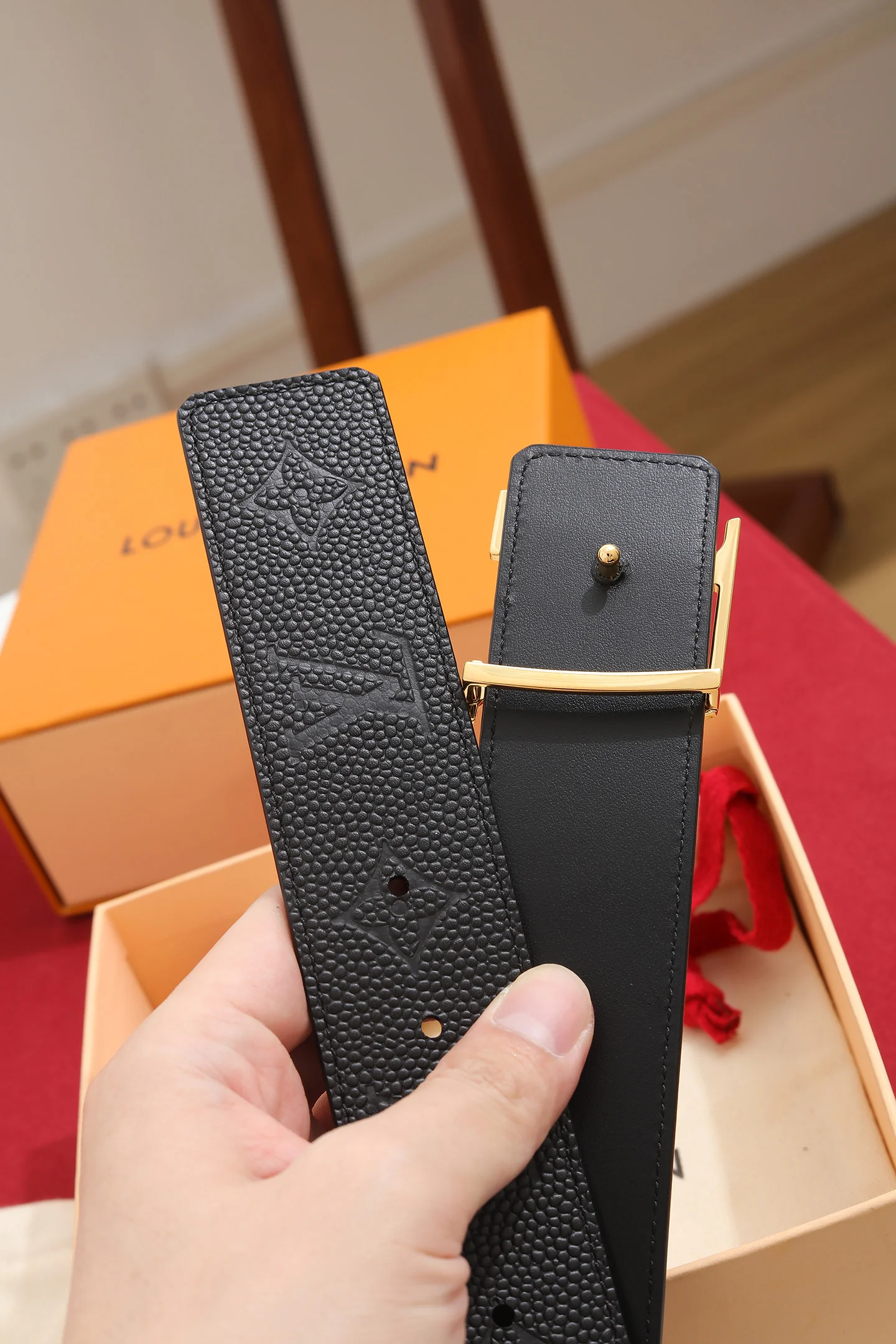 LV Belts Black-Gold B20202609070062 - Image 5