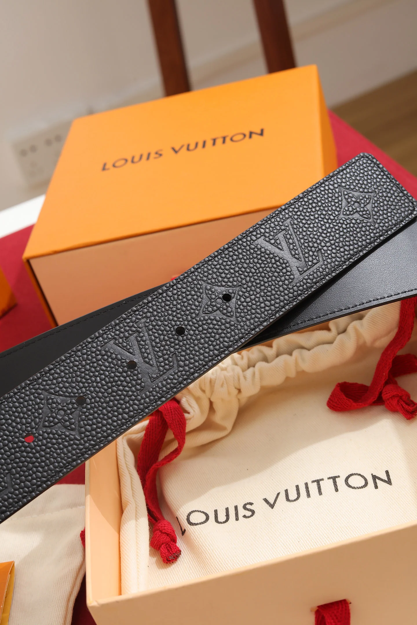 LV Belts Black-Gold B20202609070062 - Image 8
