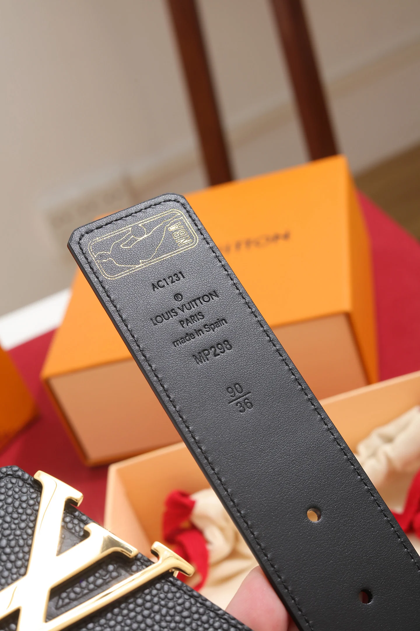 LV Belts Black-Gold B20202609070062 - Image 9