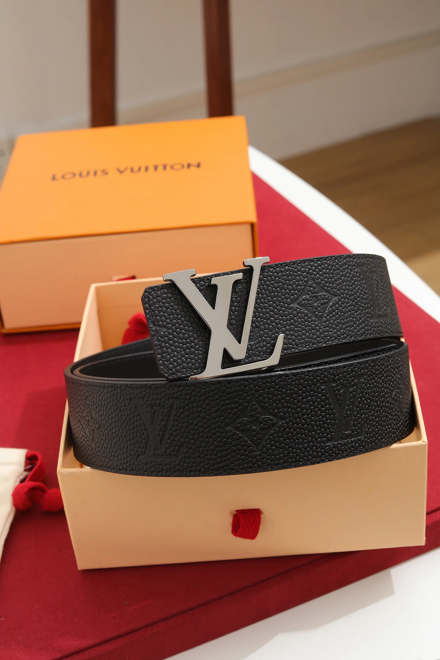 LV Belts Black-Silver B20202609070063