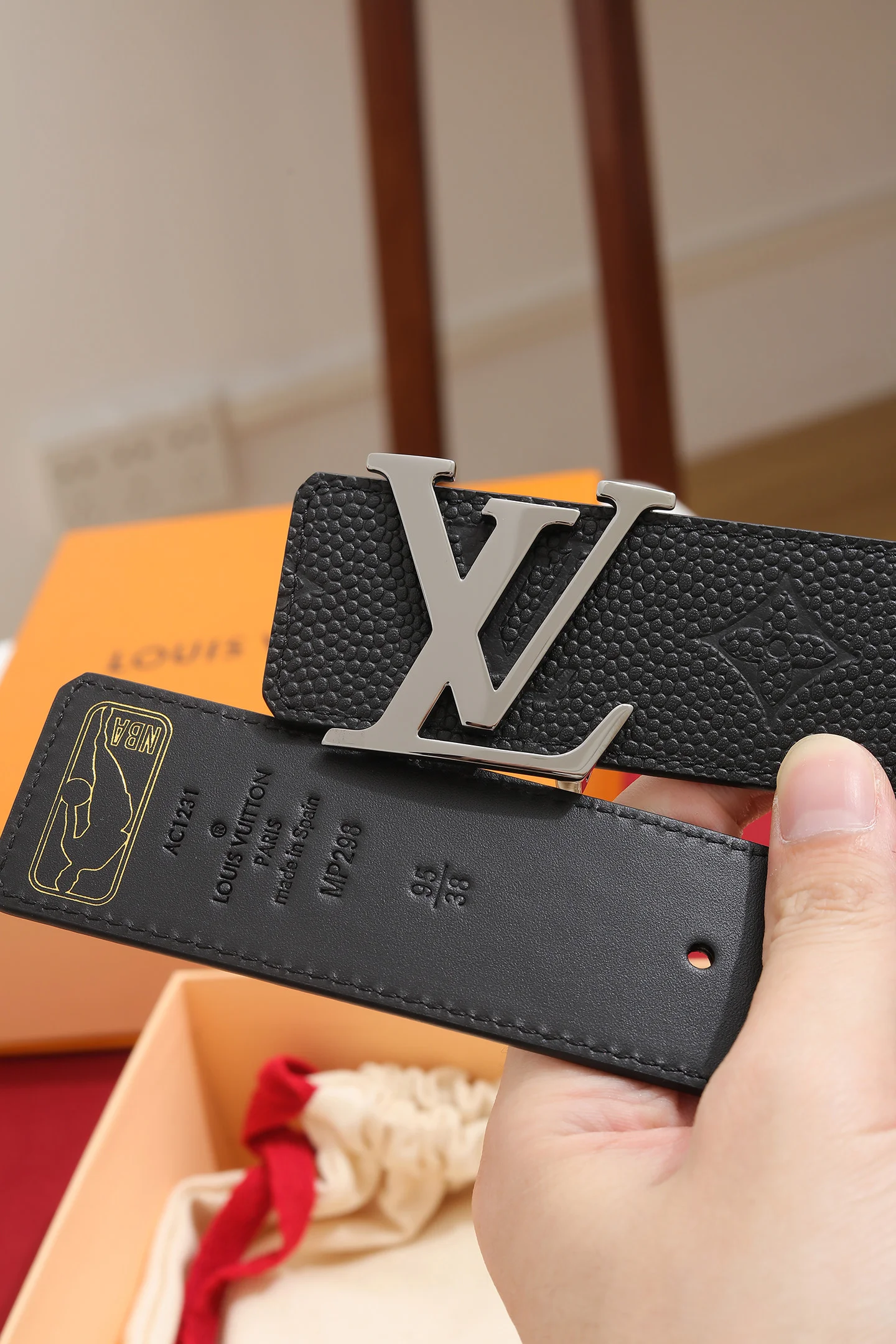 LV Belts Black-Silver B20202609070063 - Image 4