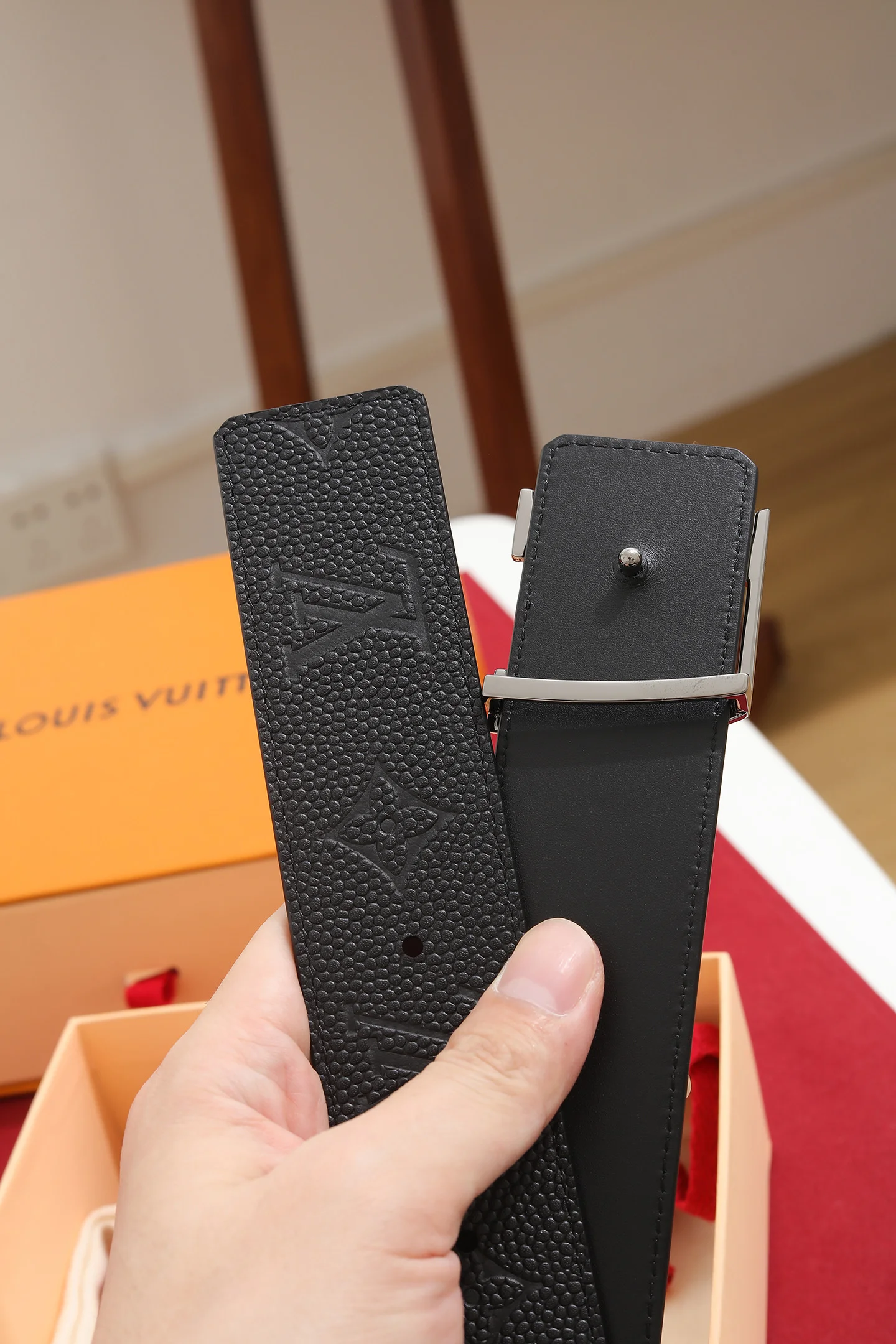LV Belts Black-Silver B20202609070063 - Image 5