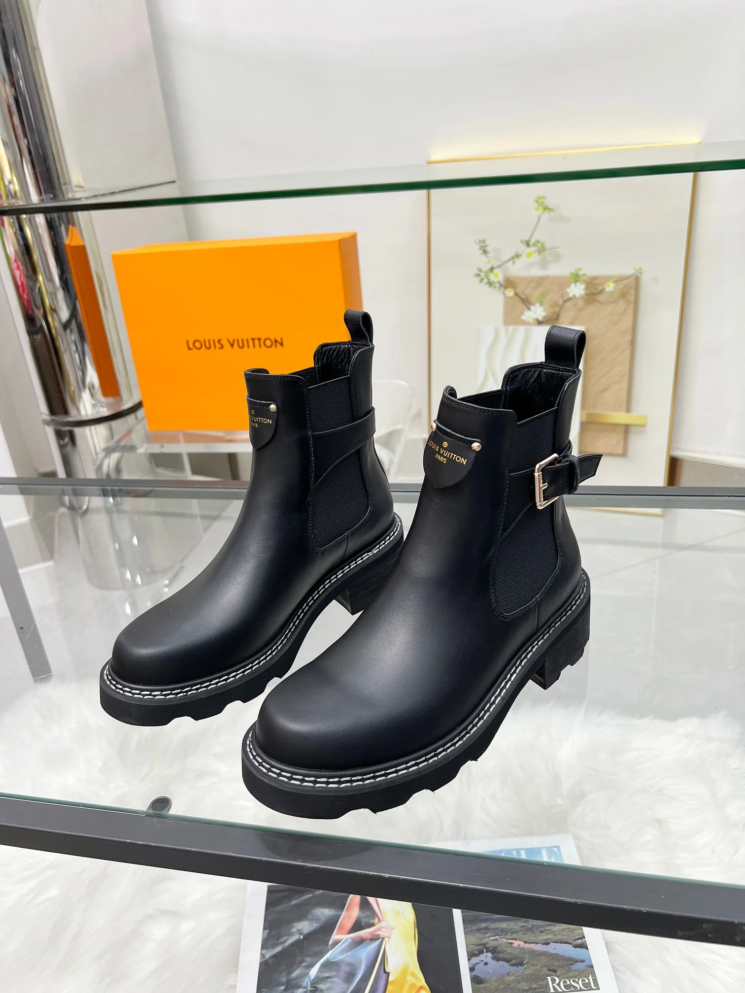 LV Booties Calf Suede Black-Gold EU35-40 B60202609111736 - Image 2