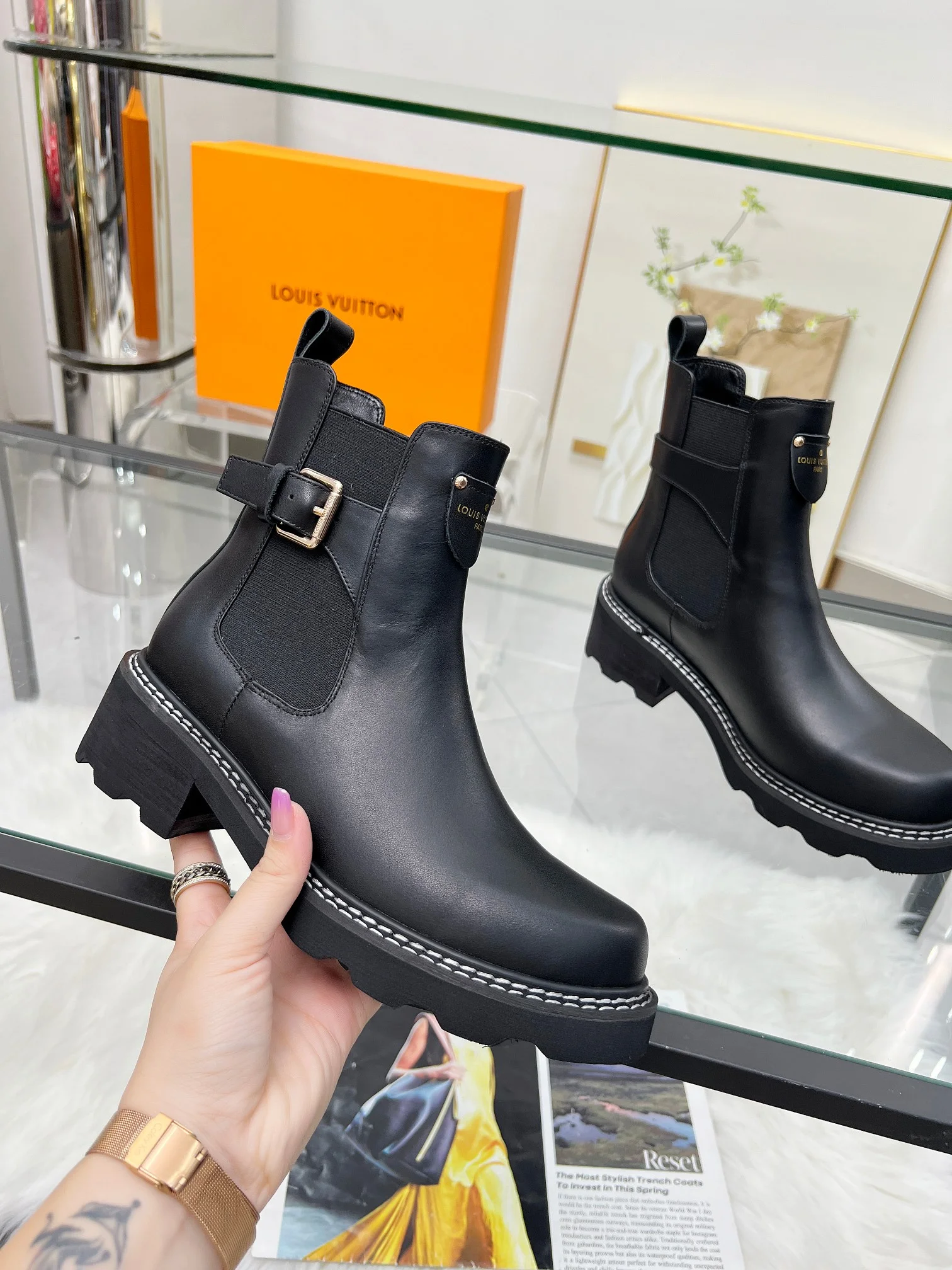 LV Booties Calf Suede Black-Gold EU35-40 B60202609111736 - Image 3