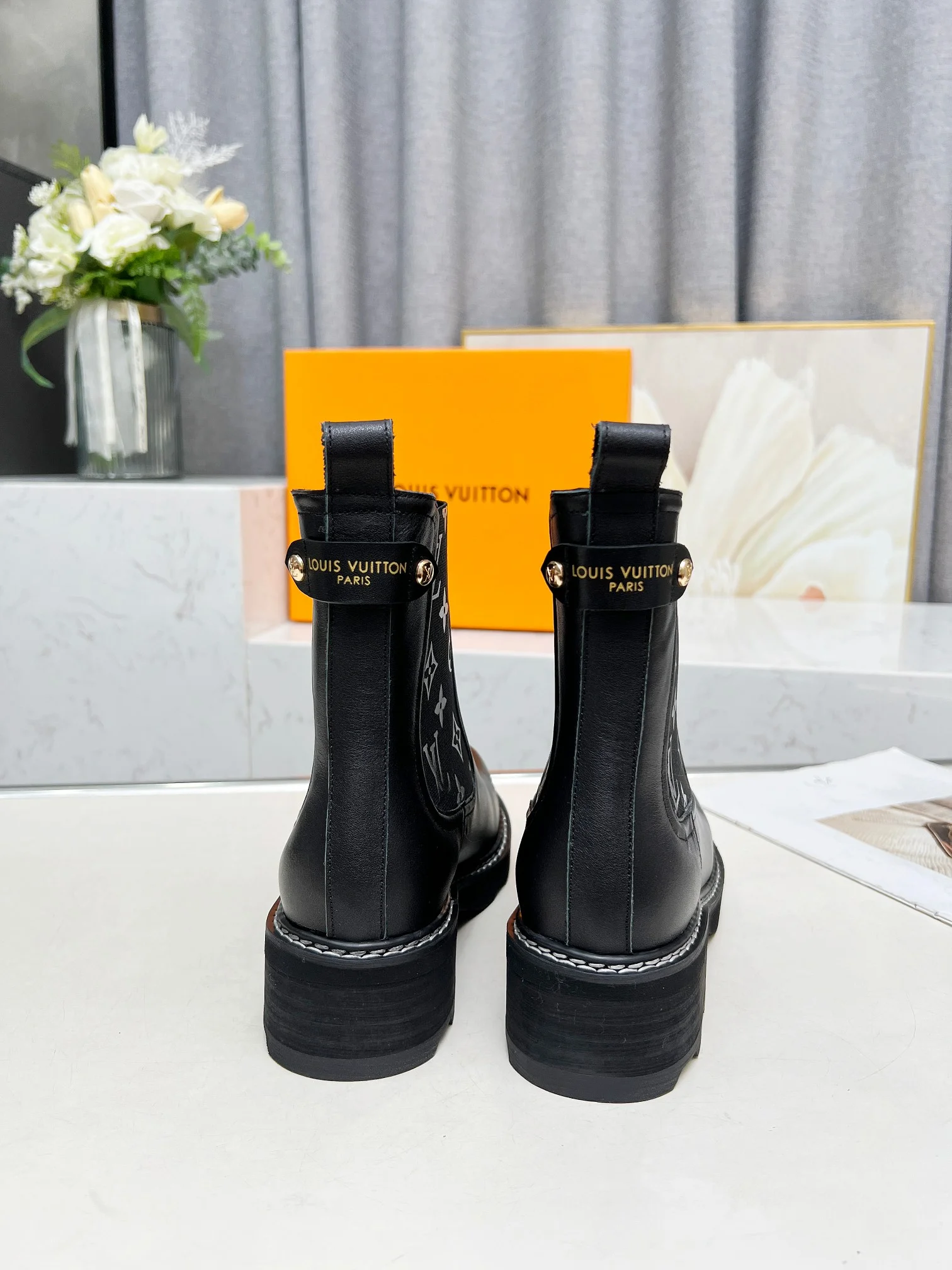 LV Booties Full-grain Leather Black-Gold EU35-40 B70202609111740 - Image 7
