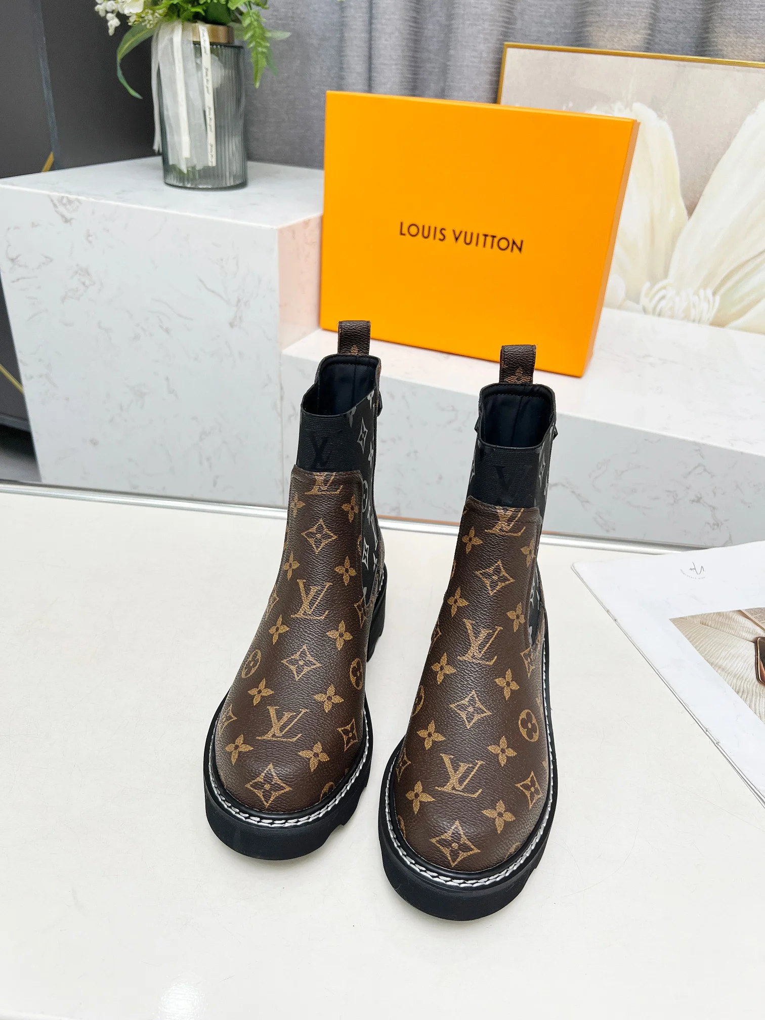 LV Booties Full-grain Leather Brown-Black EU35-40 B70202609111739 - Image 3