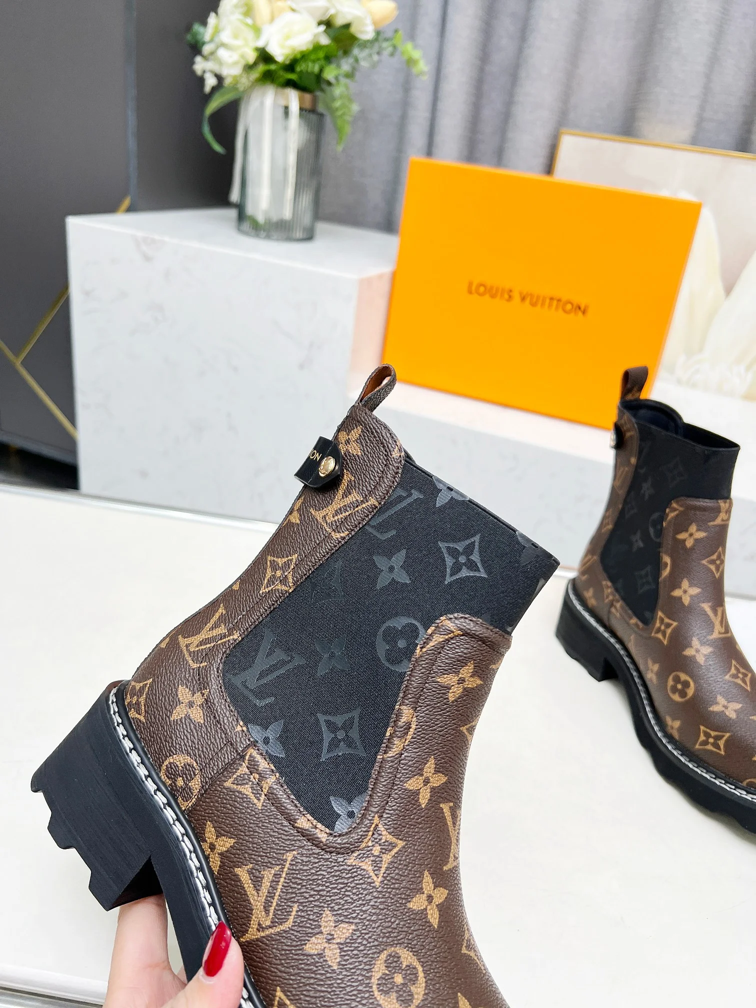 LV Booties Full-grain Leather Brown-Black EU35-40 B70202609111739 - Image 4