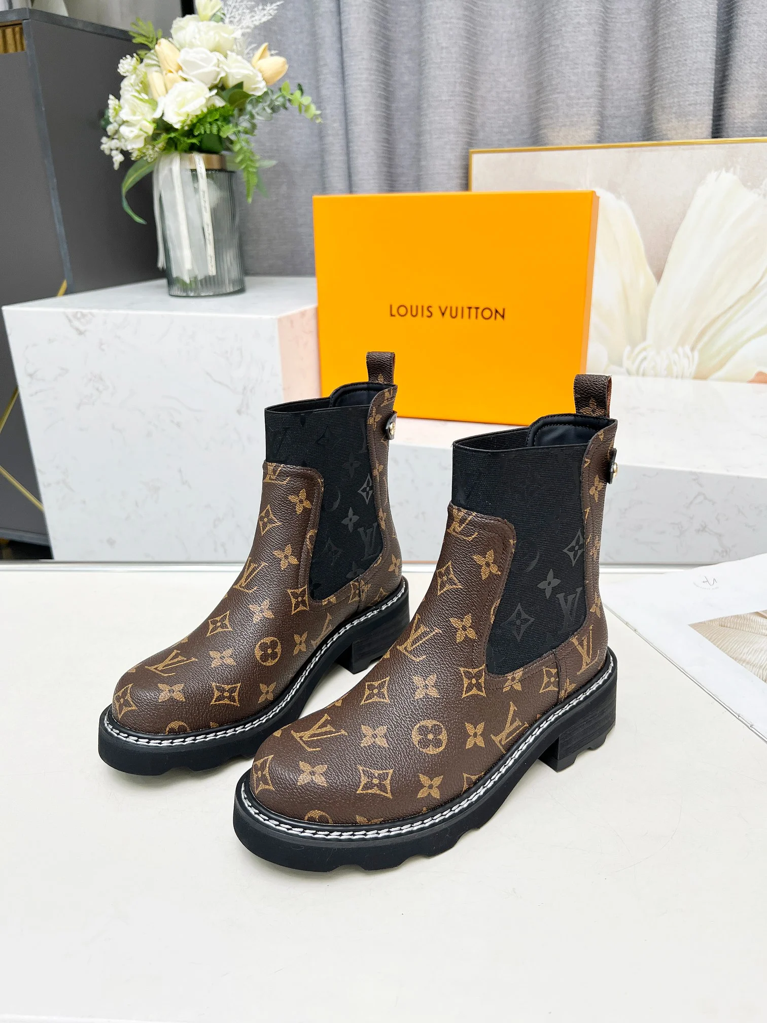 LV Booties Full-grain Leather Brown-Black EU35-40 B70202609111739 - Image 5