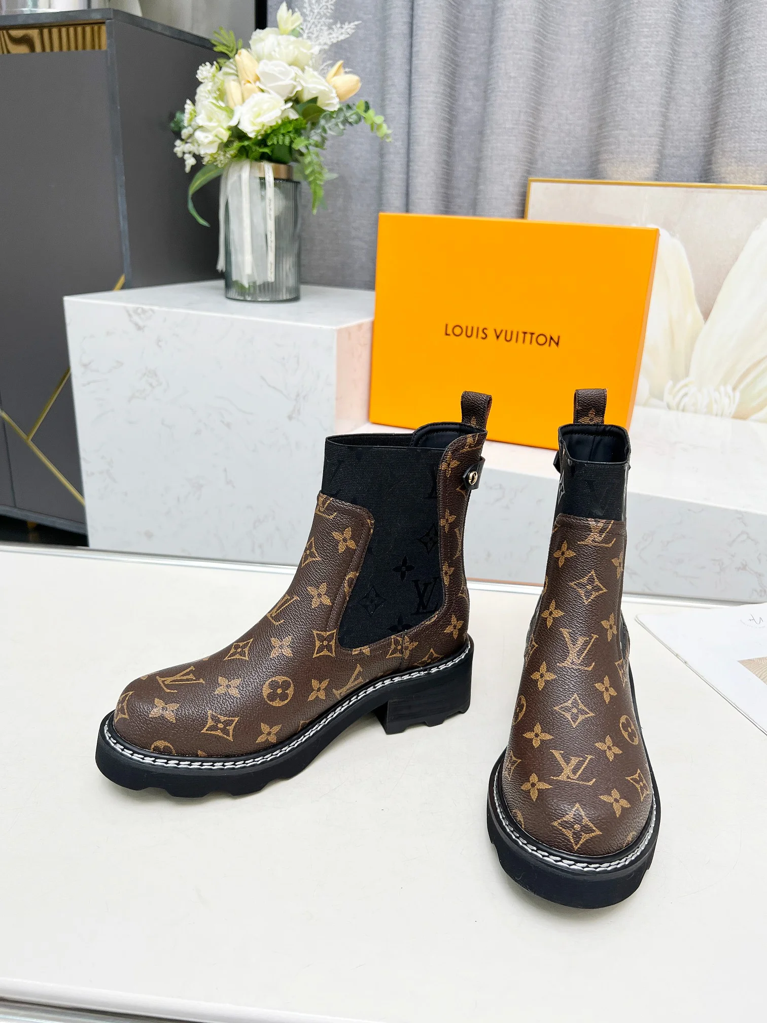 LV Booties Full-grain Leather Brown-Black EU35-40 B70202609111739 - Image 9