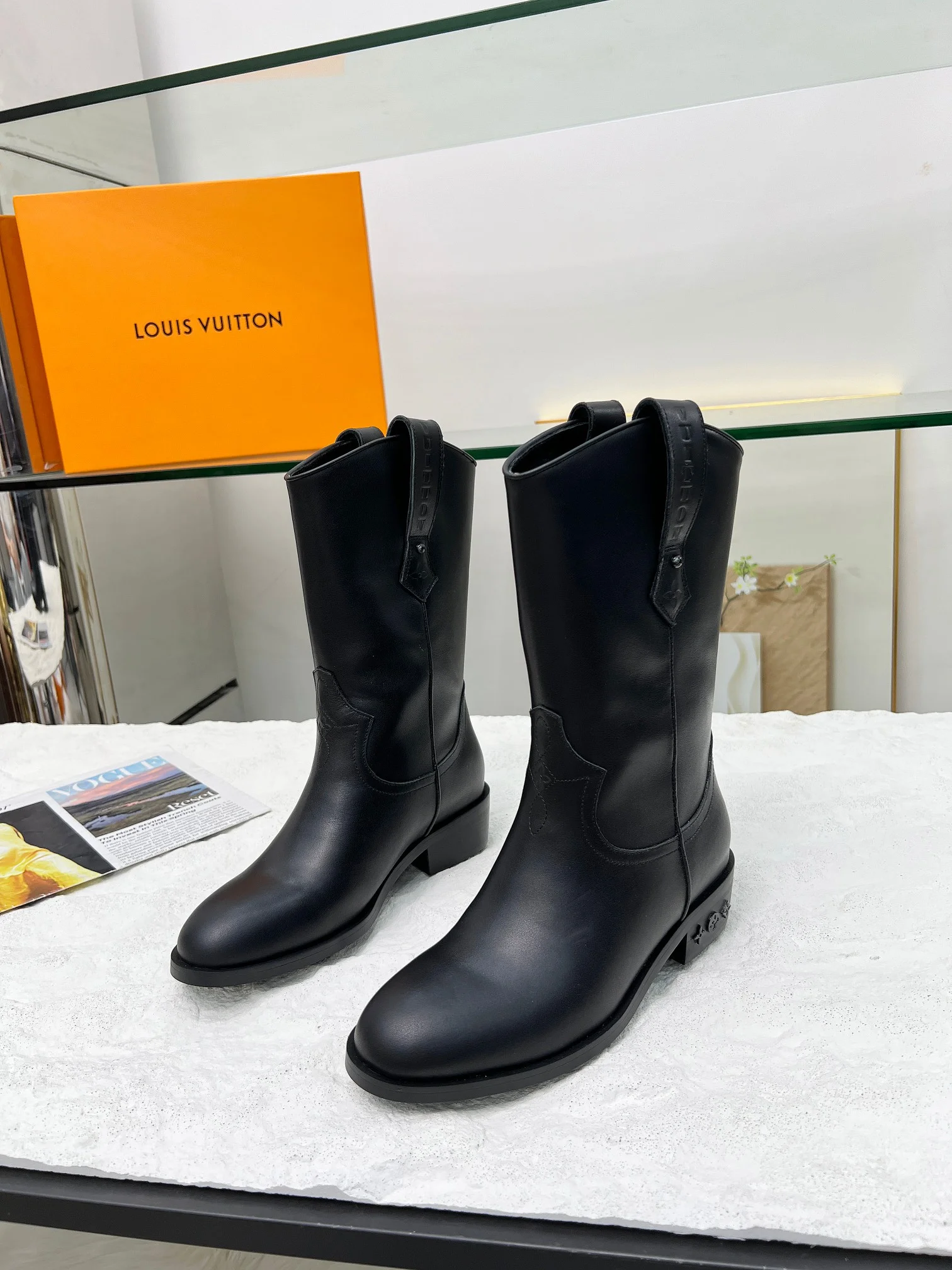 LV Boots Black B90202609111715 - Image 3