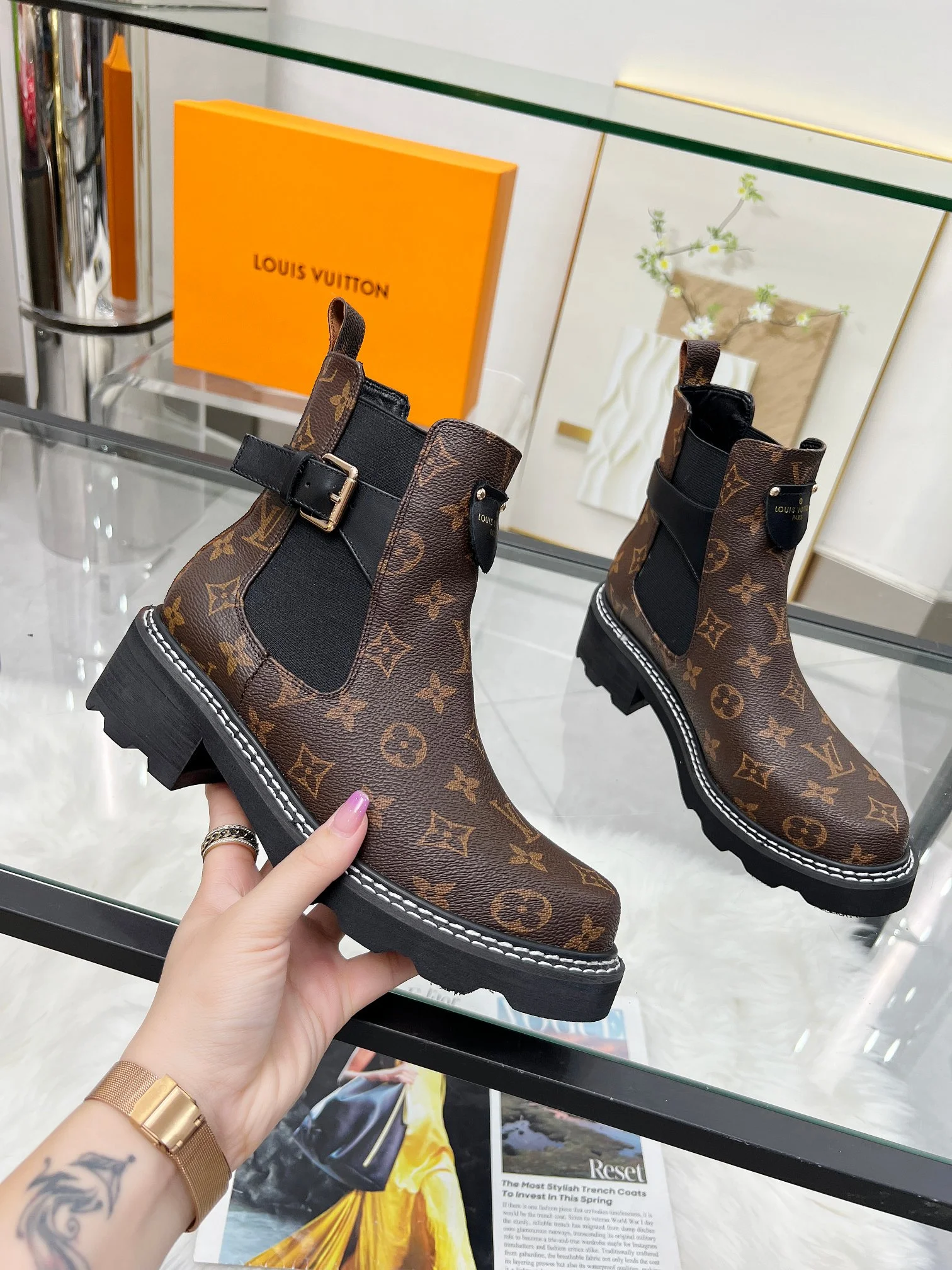 LV Boots Brown-Black B60202609111737 - Image 4
