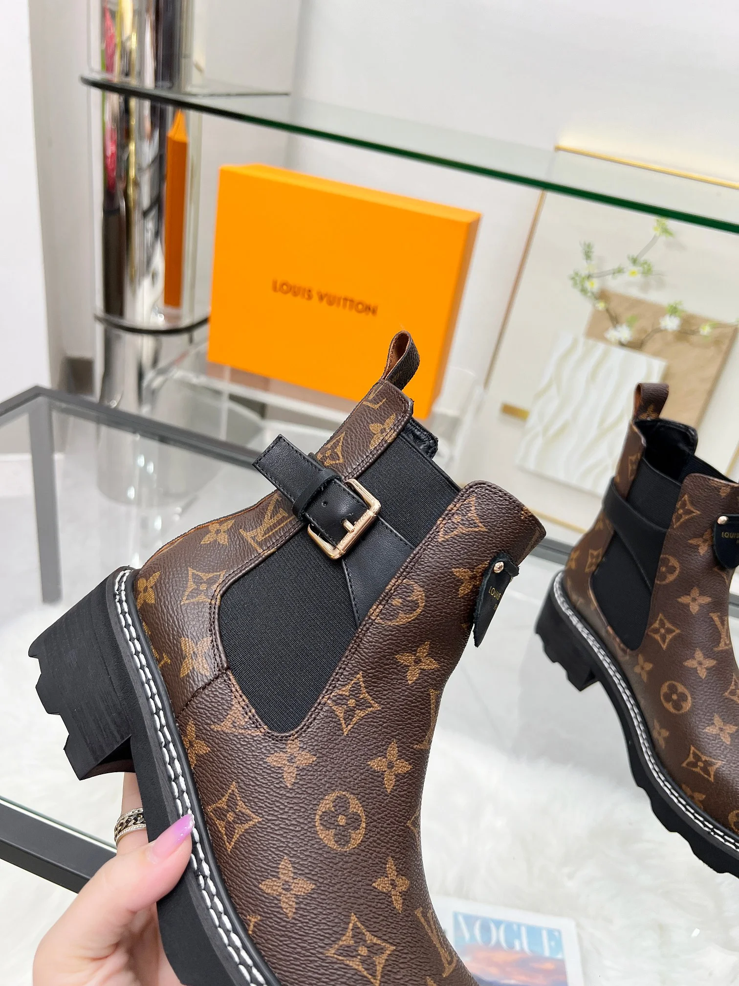 LV Boots Brown-Black B60202609111737 - Image 6