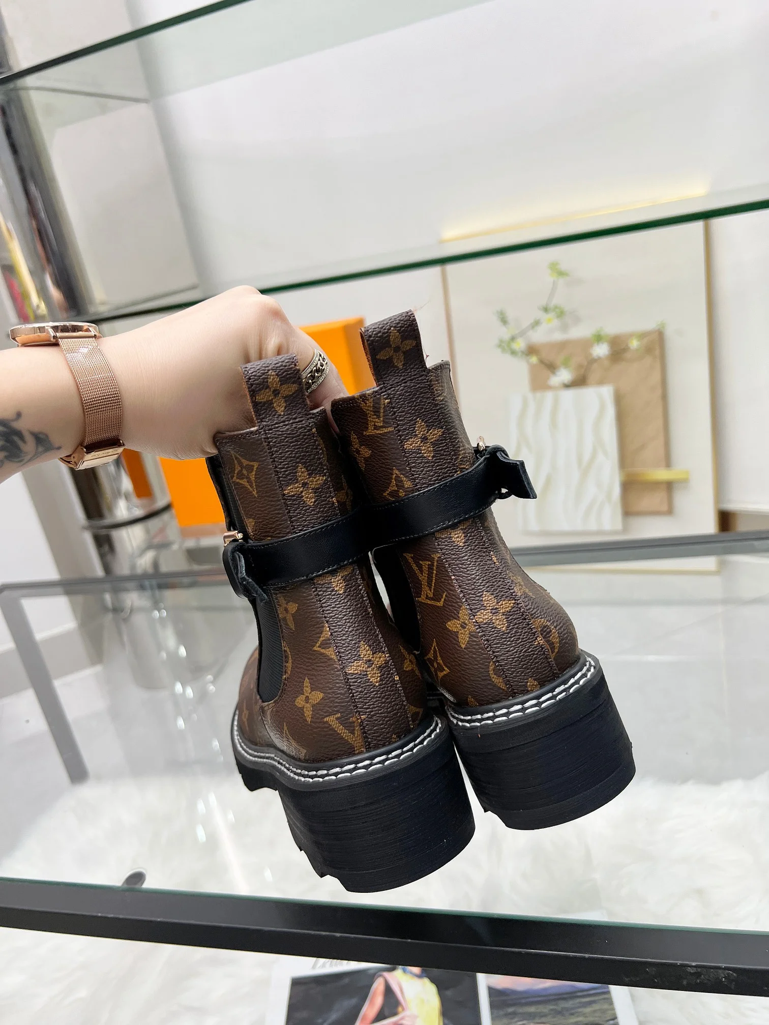 LV Boots Brown-Black B60202609111737 - Image 8