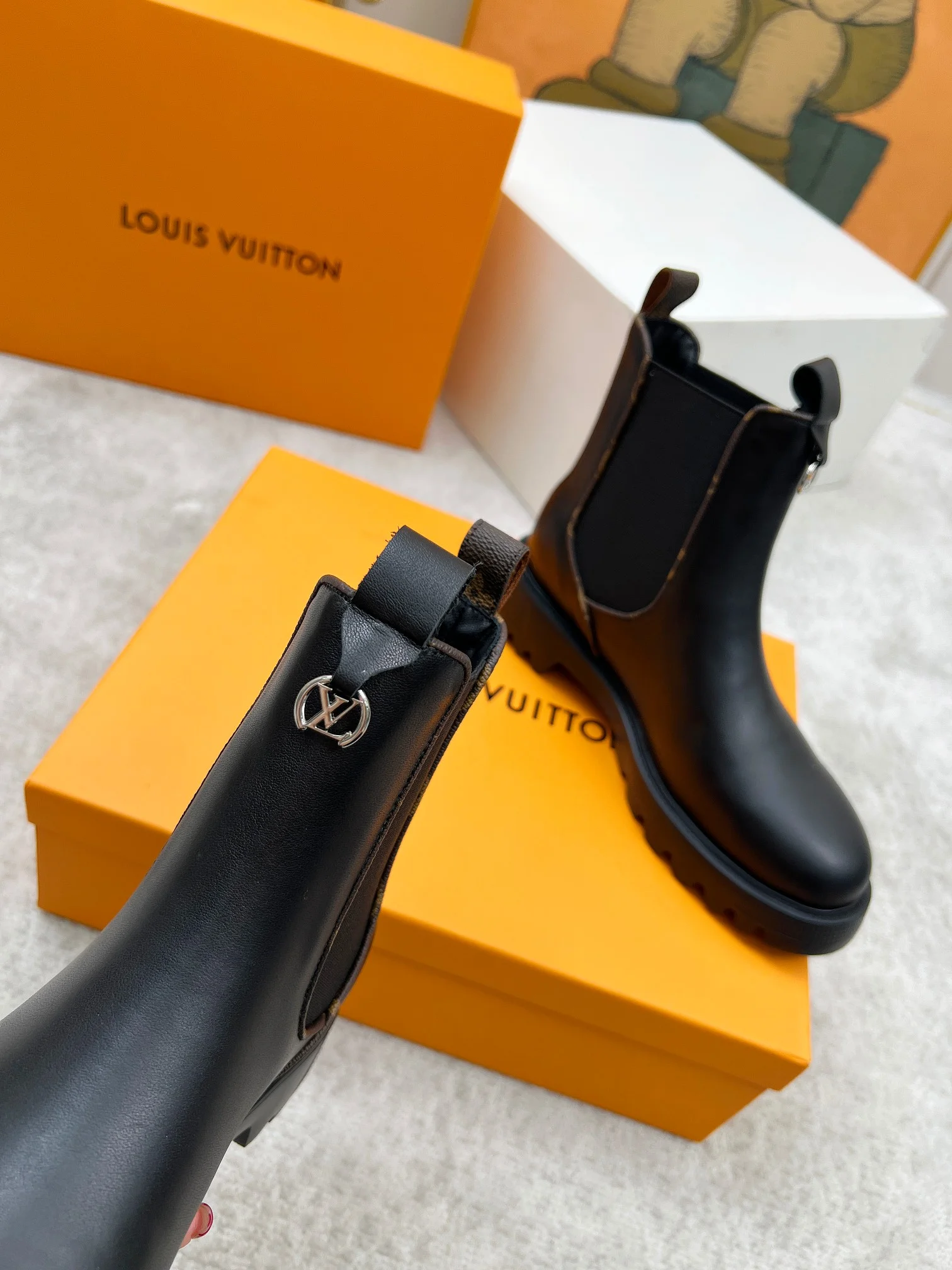 LV Boots Calfskin Leather Black EU35-40 B60202609111712 - Image 4