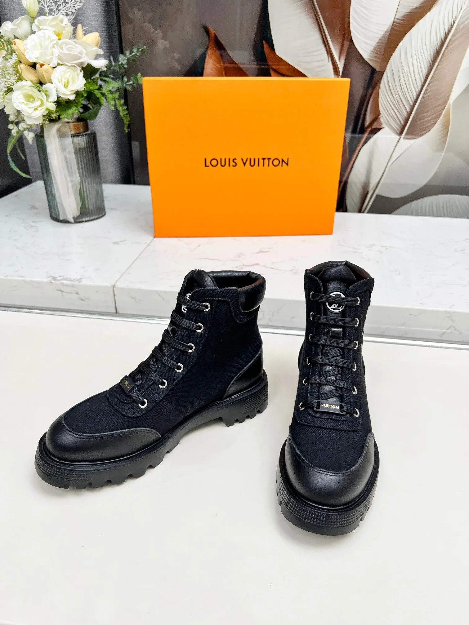 LV Boots Calfskin Leather Black-White EU35-40 B79202609111718 - Image 3