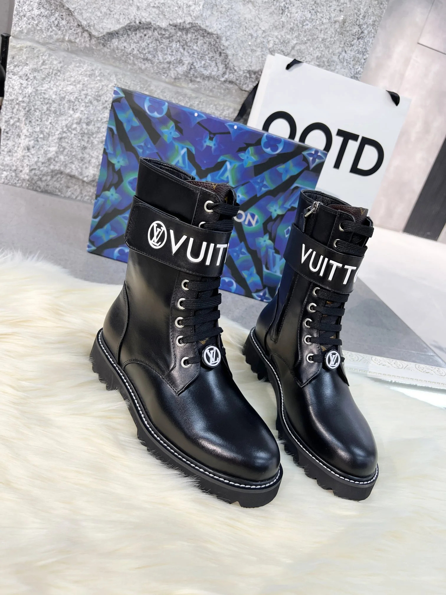 LV Boots Full-grain Calf Leather Black-White EU35-40 B70202609111732 - Image 4