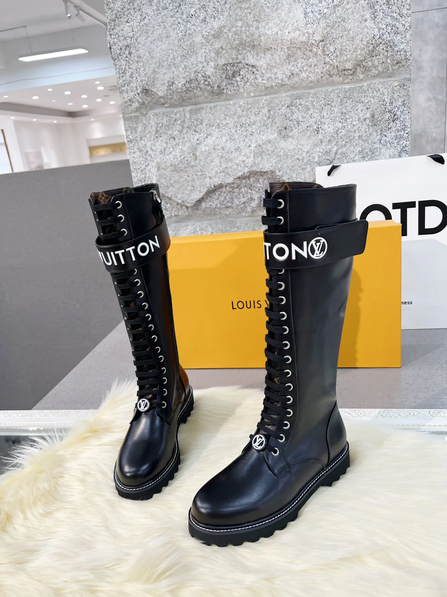 LV Boots Full-grain Leather Black-White EU35-40 B70202609111734 - Image 5