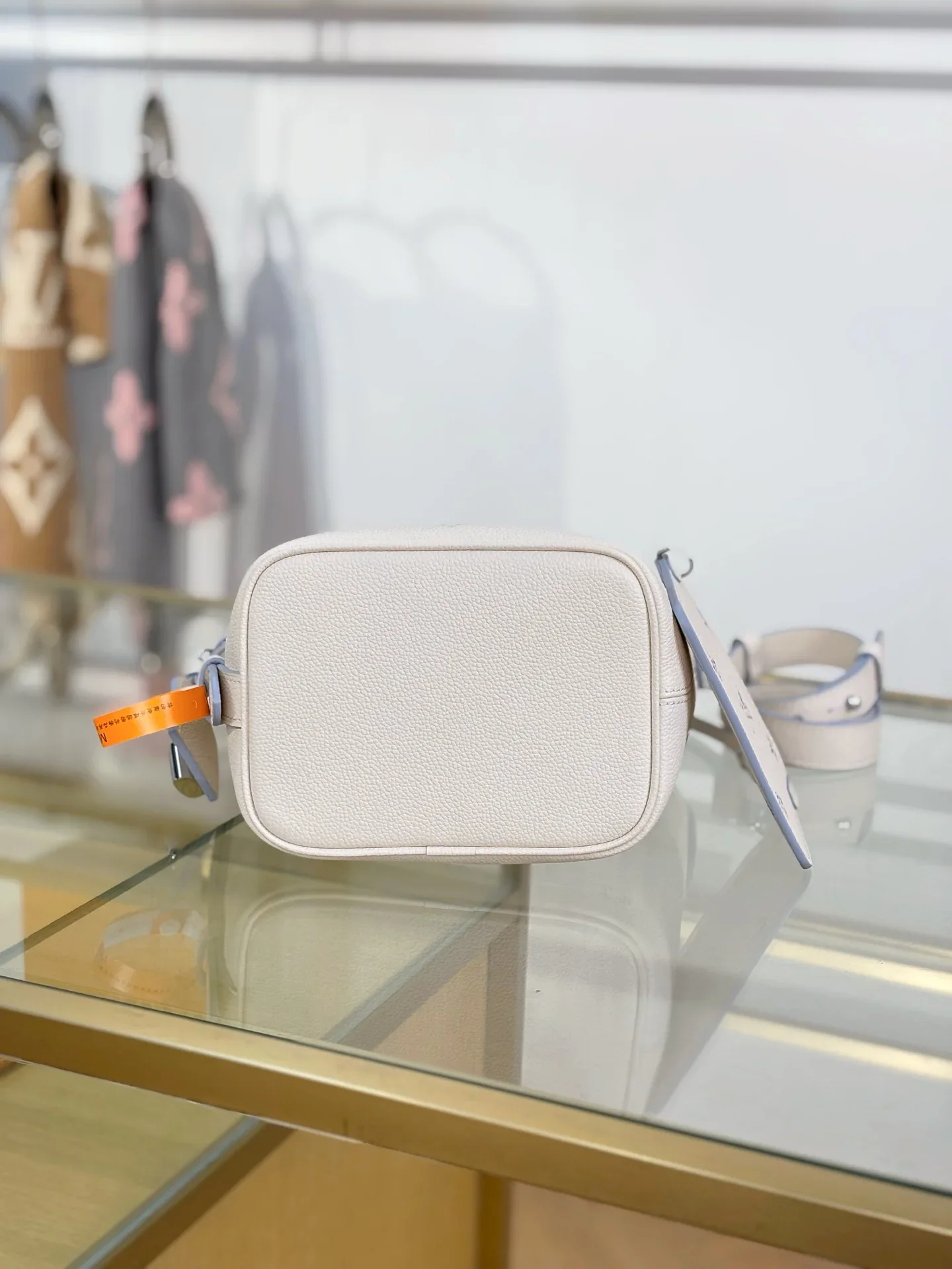 LV Bucket Bags White-Blue 18X16X12CM H00202609090318 - Image 9